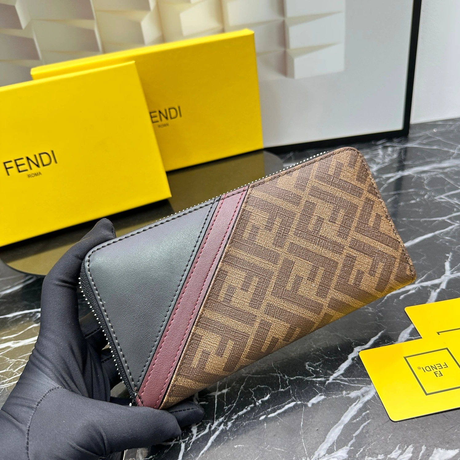 Fendi Wallets For Unisex Resilient 9957