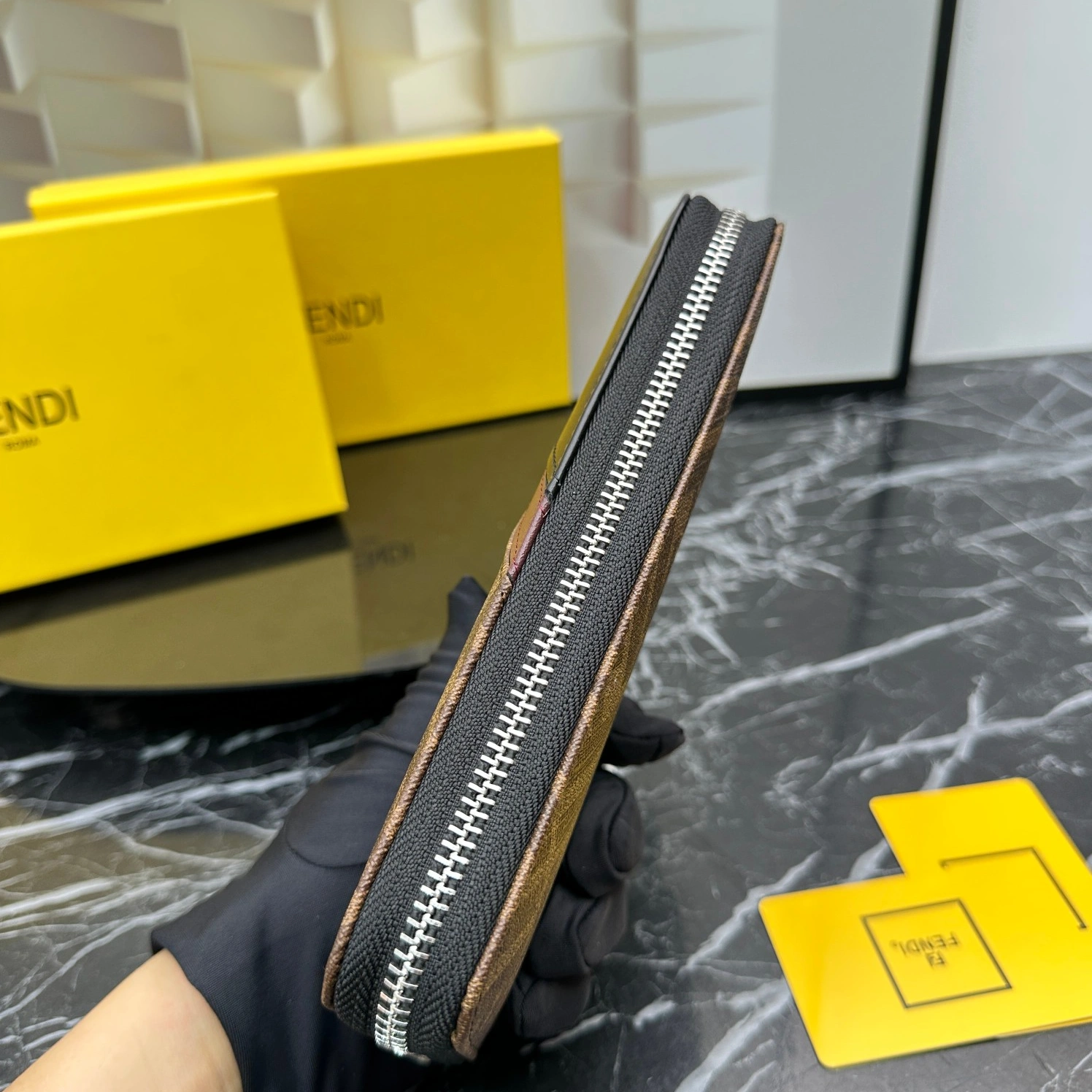 Fendi Wallets For Unisex Resilient 9957