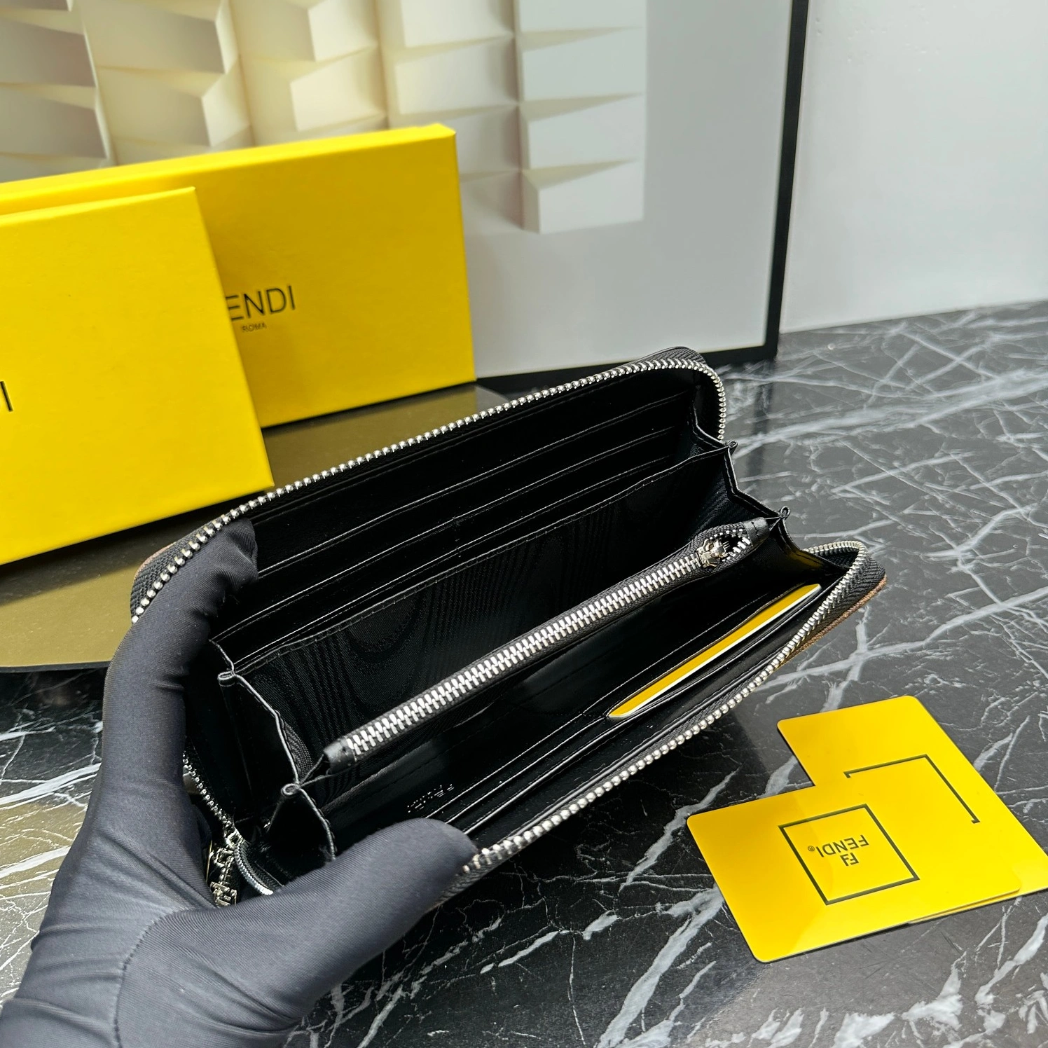 Fendi Wallets For Unisex Resilient 9957