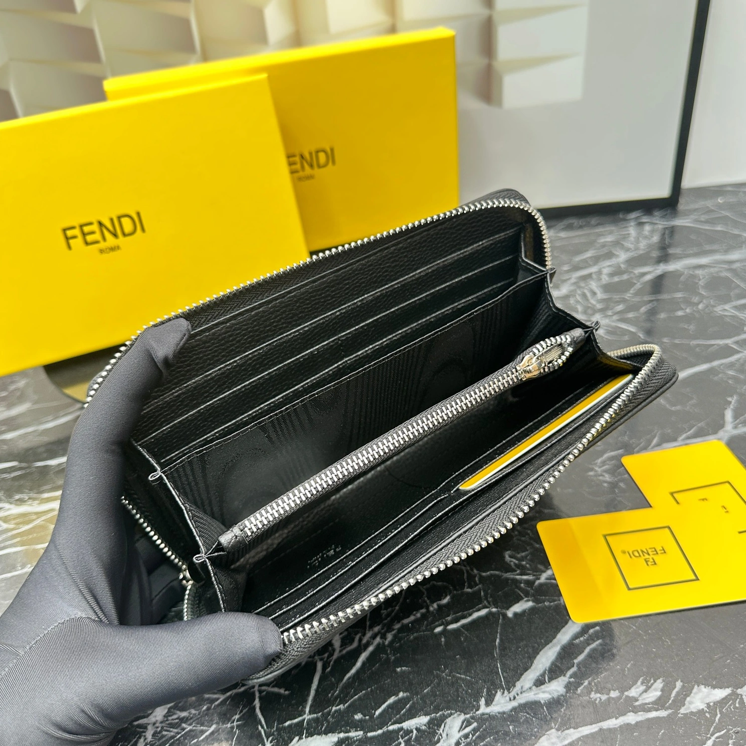 Fendi Wallets For Unisex Trendsetting 6624