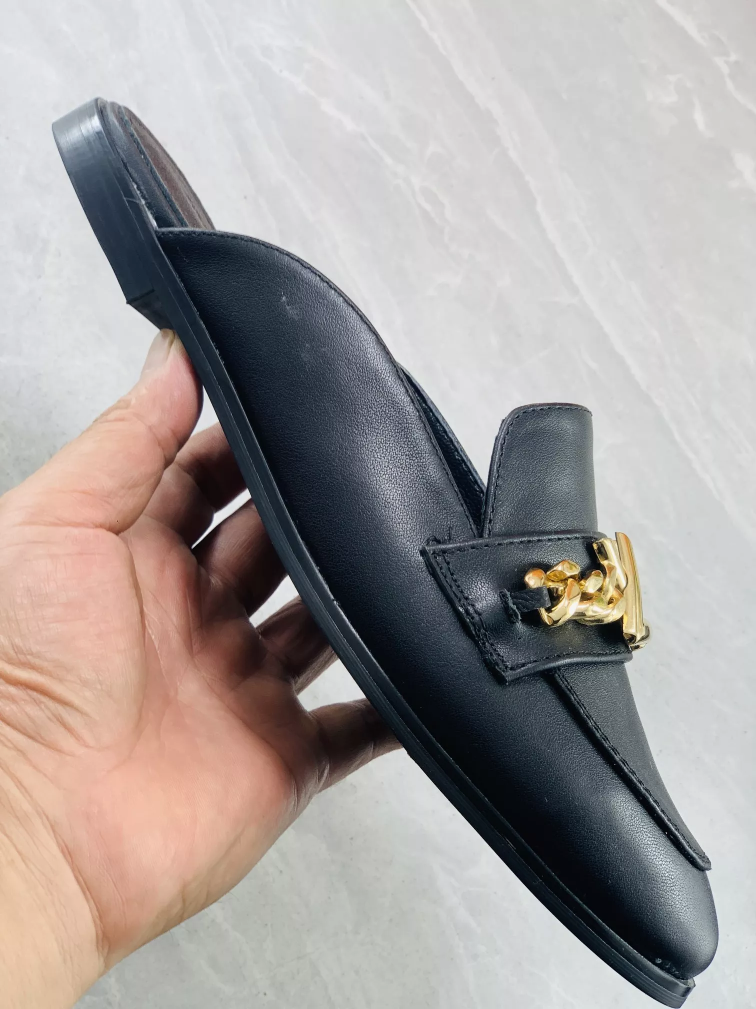Flexible 108 Louis Vuitton Slippers For Women