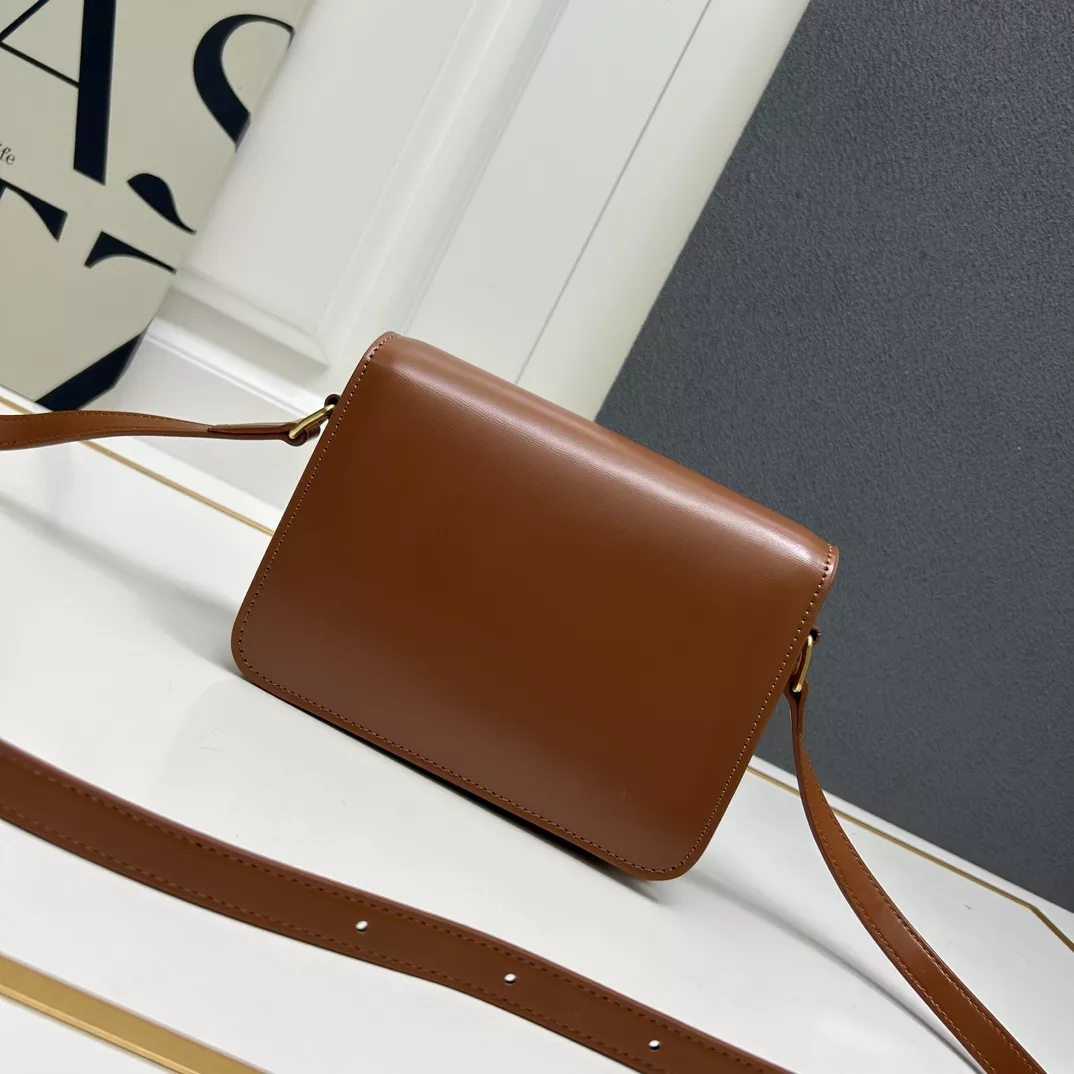 Flexible 1090 Celine AAA Quality Messenger Bags For Women