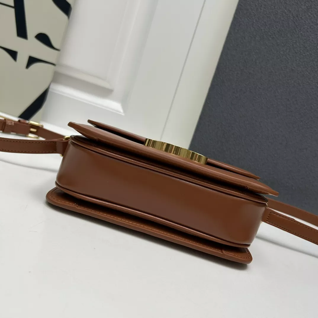 Flexible 1090 Celine AAA Quality Messenger Bags For Women