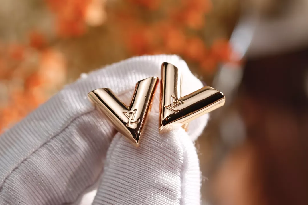 Flexible 112 Louis Vuitton Earrings For Women