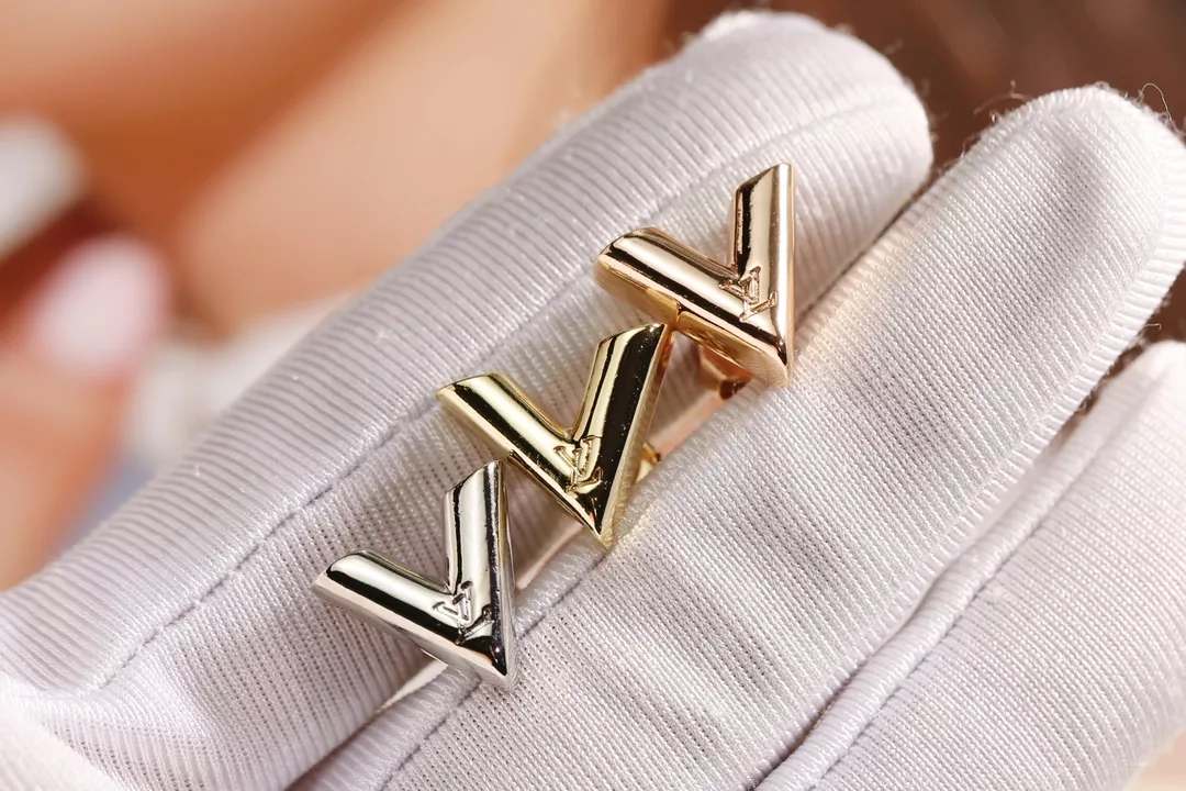 Flexible 112 Louis Vuitton Earrings For Women