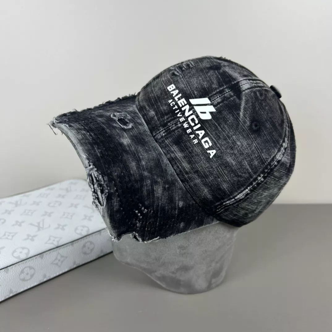 Flexible 1140 Balenciaga Caps