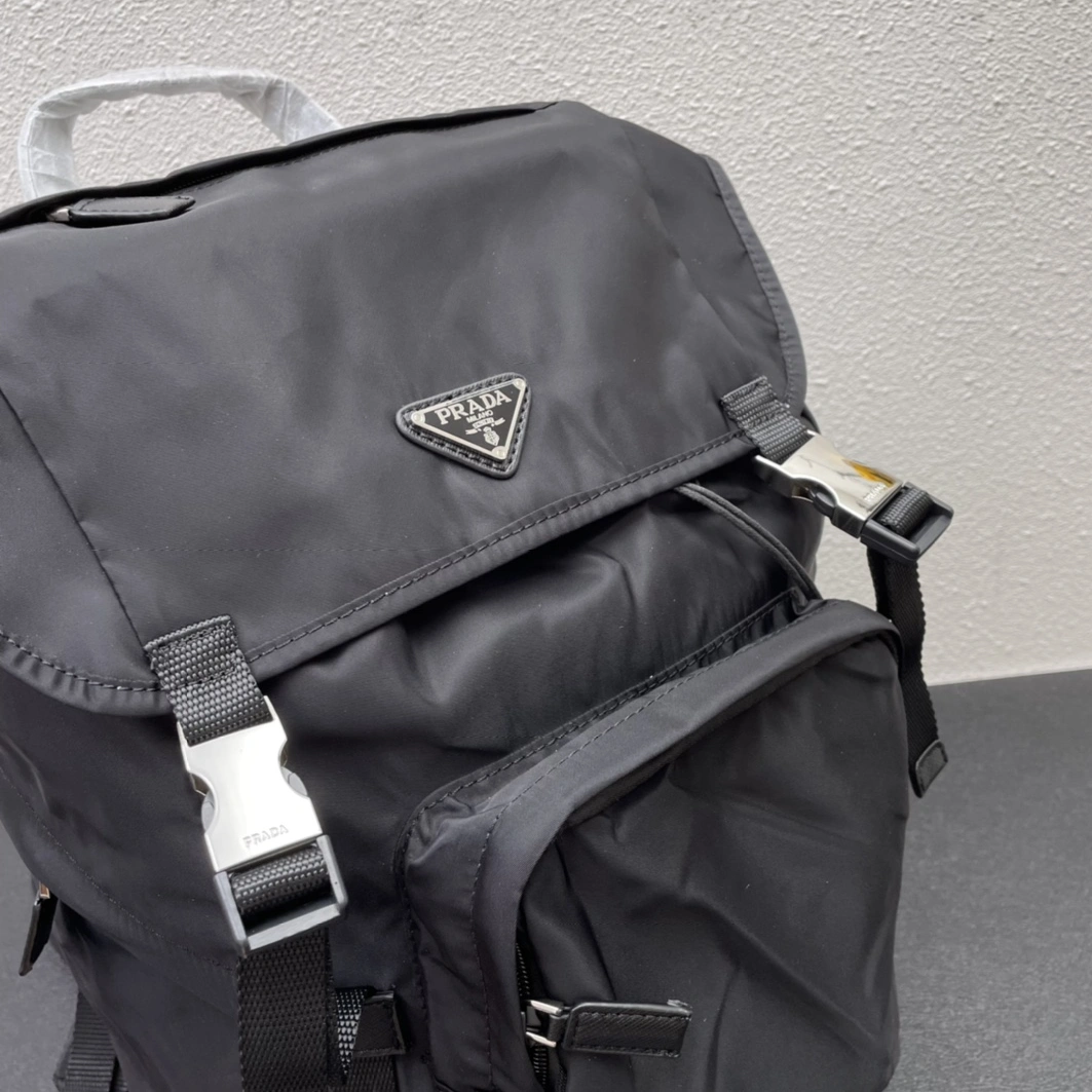 Flexible 1186 Prada AAA Man Backpacks