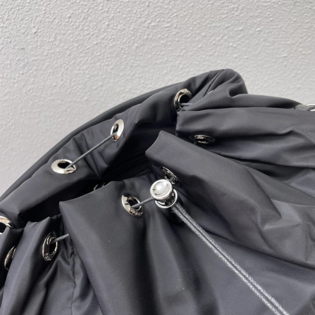 Flexible 1186 Prada AAA Man Backpacks