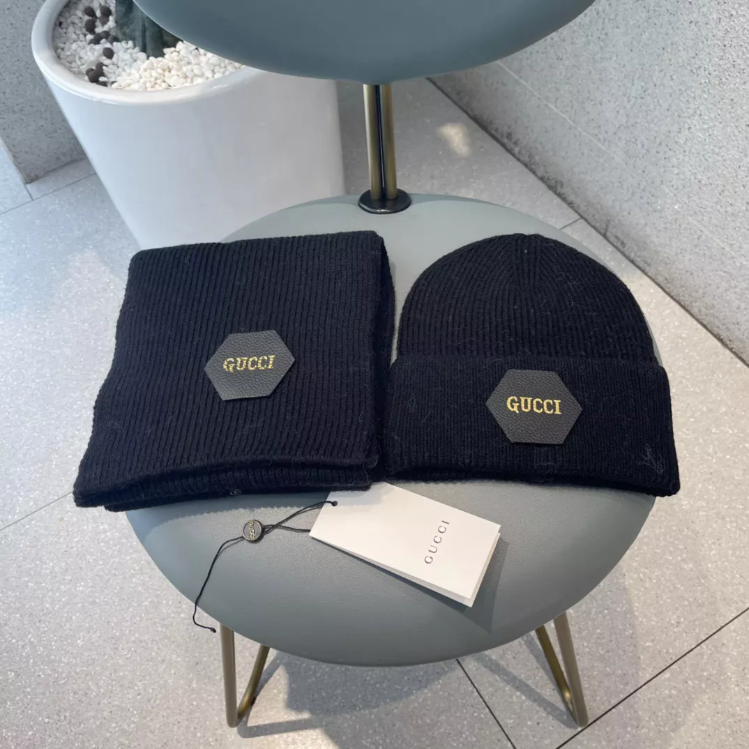 Flexible 1207 Gucci Hat and Scarf Set