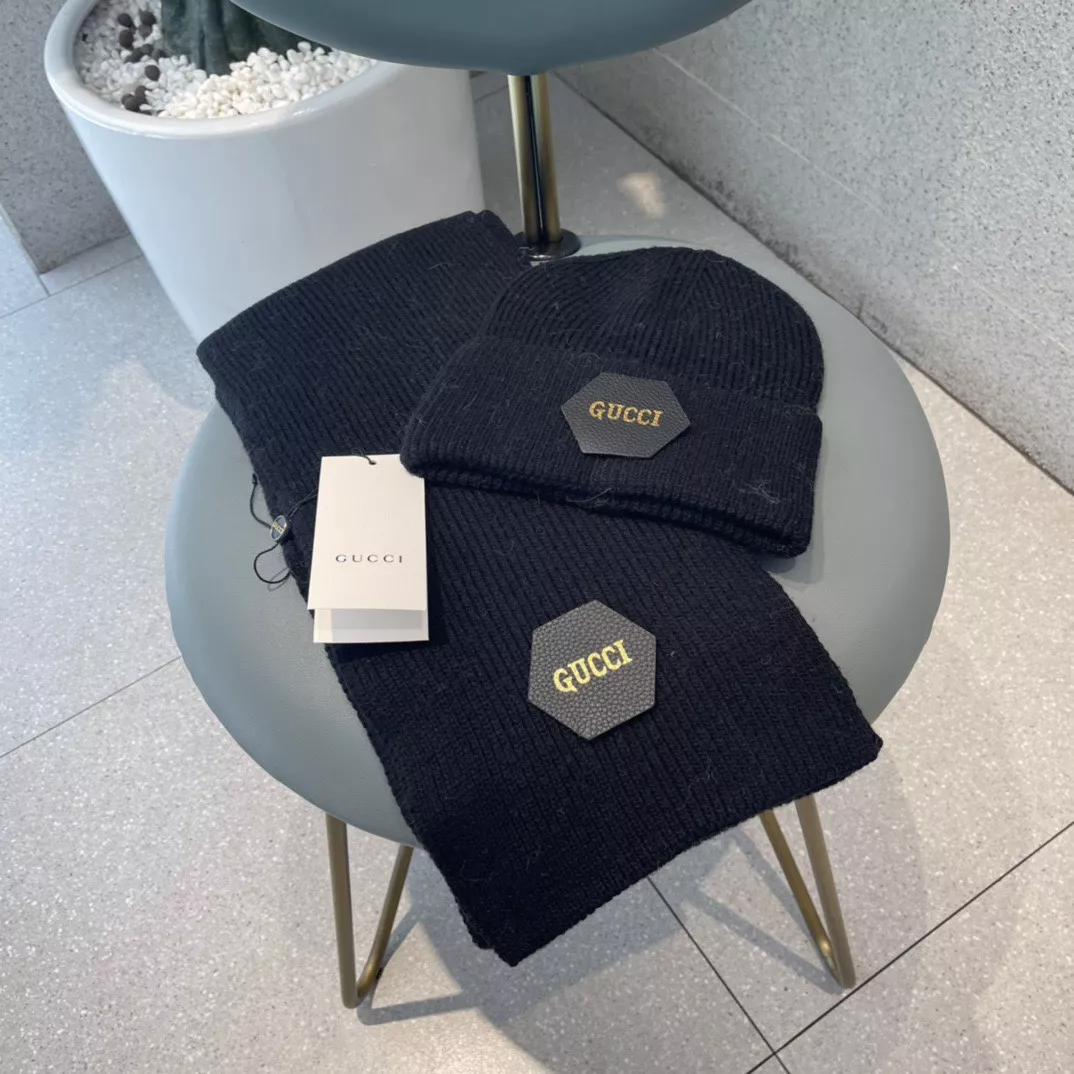 Flexible 1207 Gucci Hat and Scarf Set