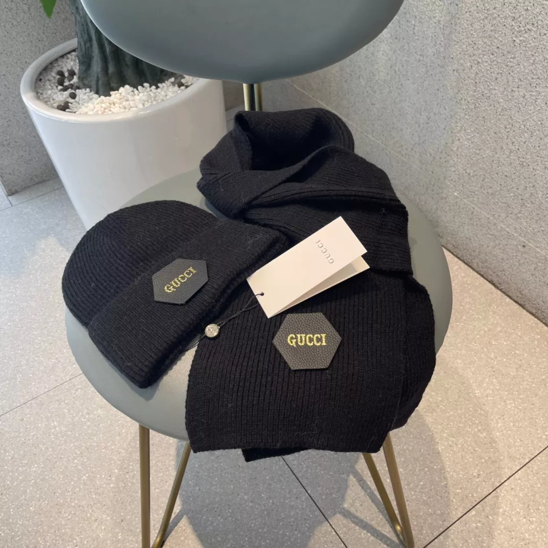 Flexible 1207 Gucci Hat and Scarf Set