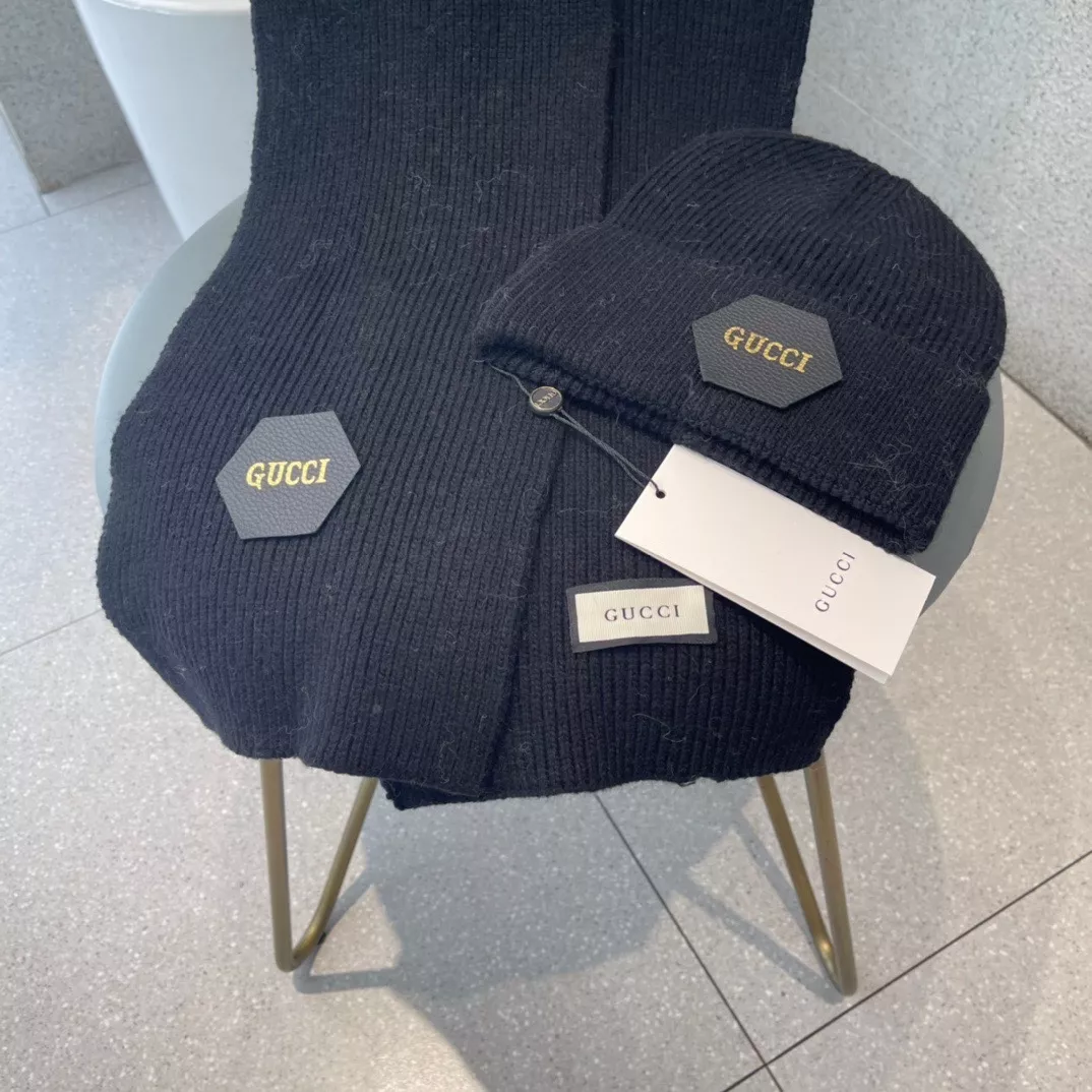 Flexible 1207 Gucci Hat and Scarf Set