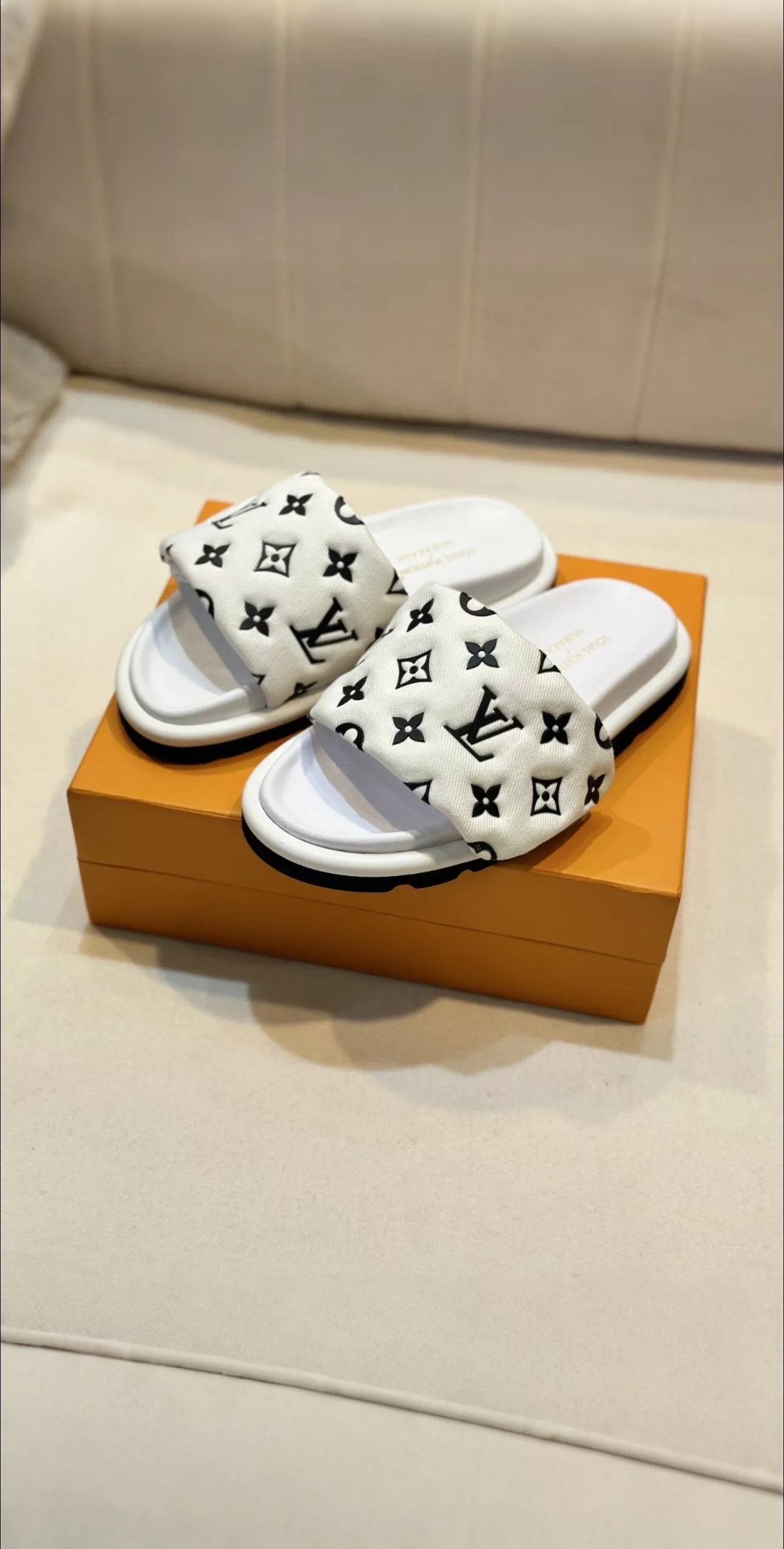Flexible 1272 Louis Vuitton Slippers For Women