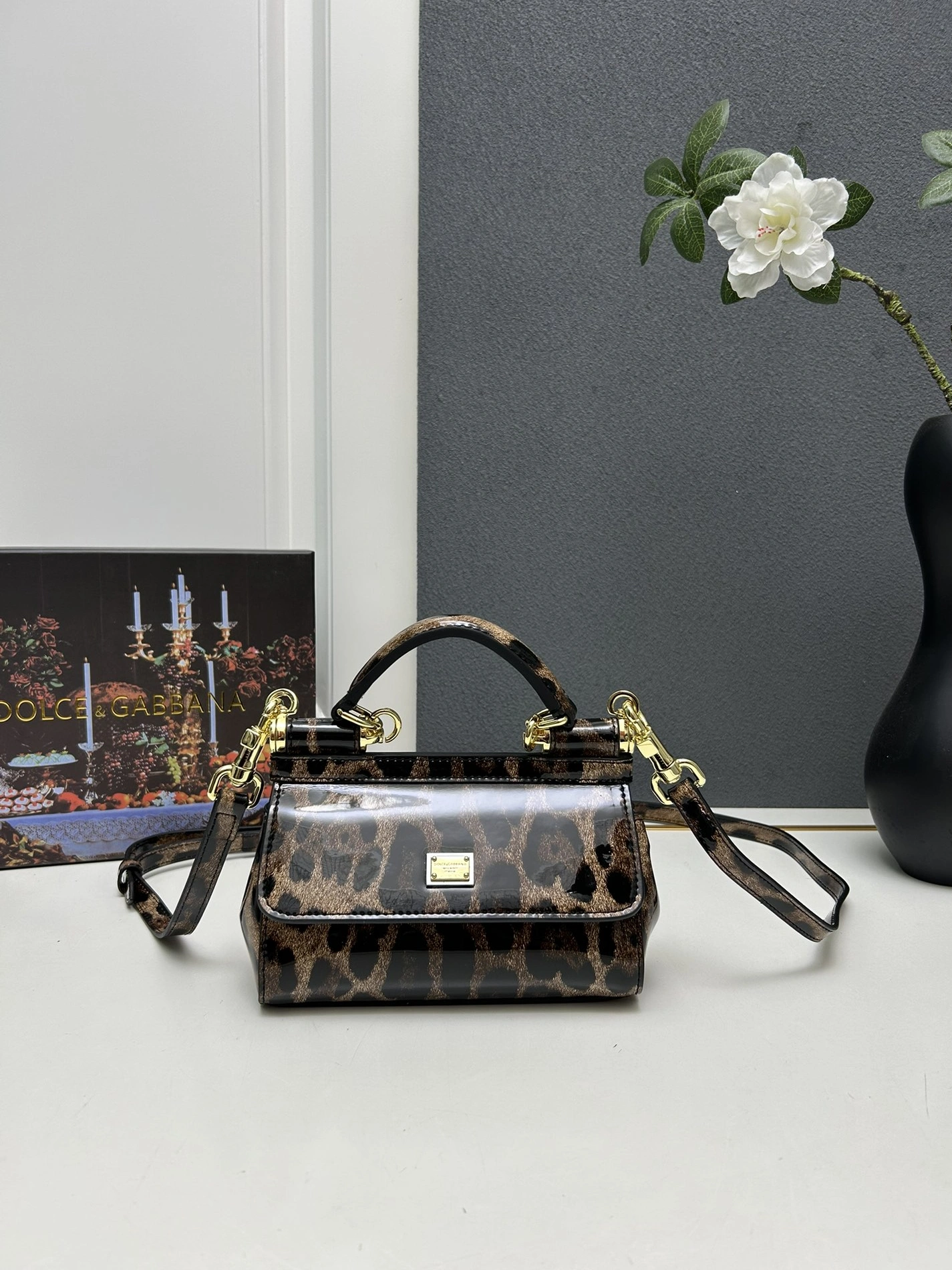 Flexible 1444 Dolce & Gabbana D&G AAA Quality Messenger Bags For Women