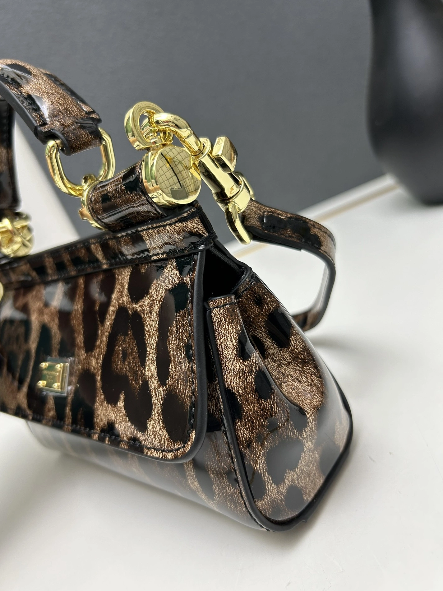 Flexible 1444 Dolce & Gabbana D&G AAA Quality Messenger Bags For Women