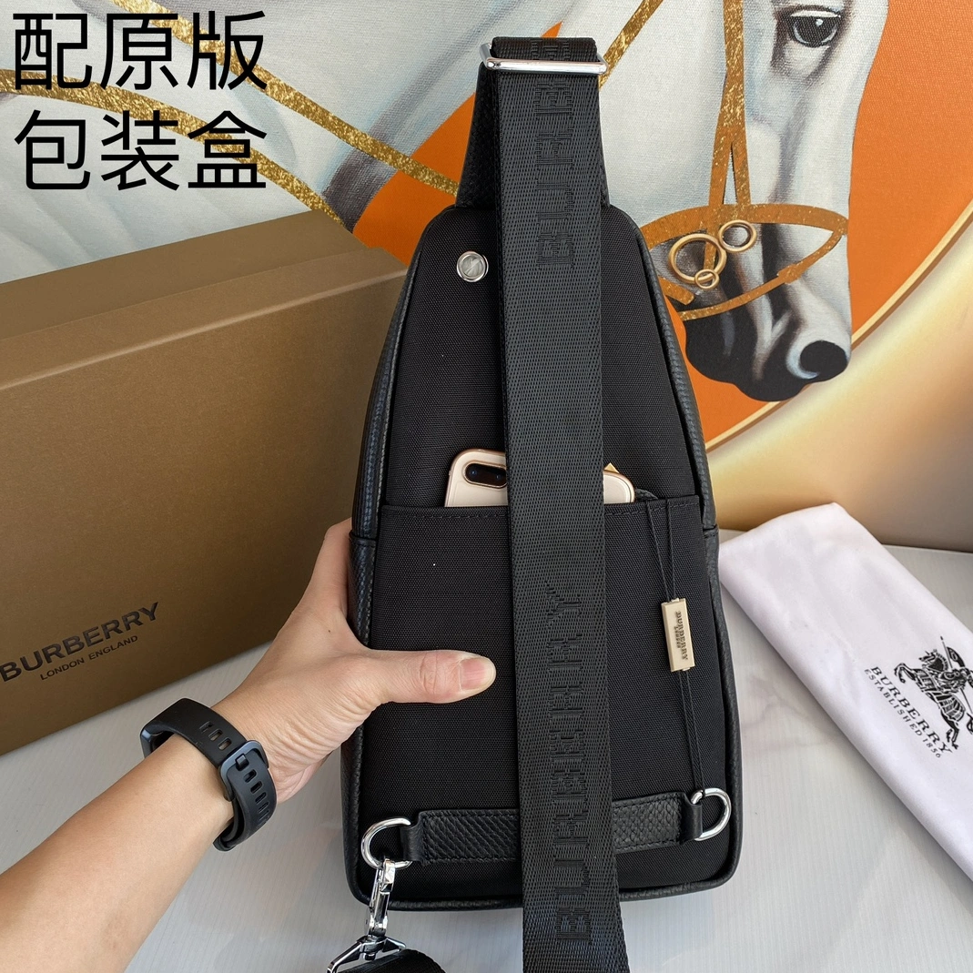 Flexible 1591 Burberry AAA Man Messenger Bags