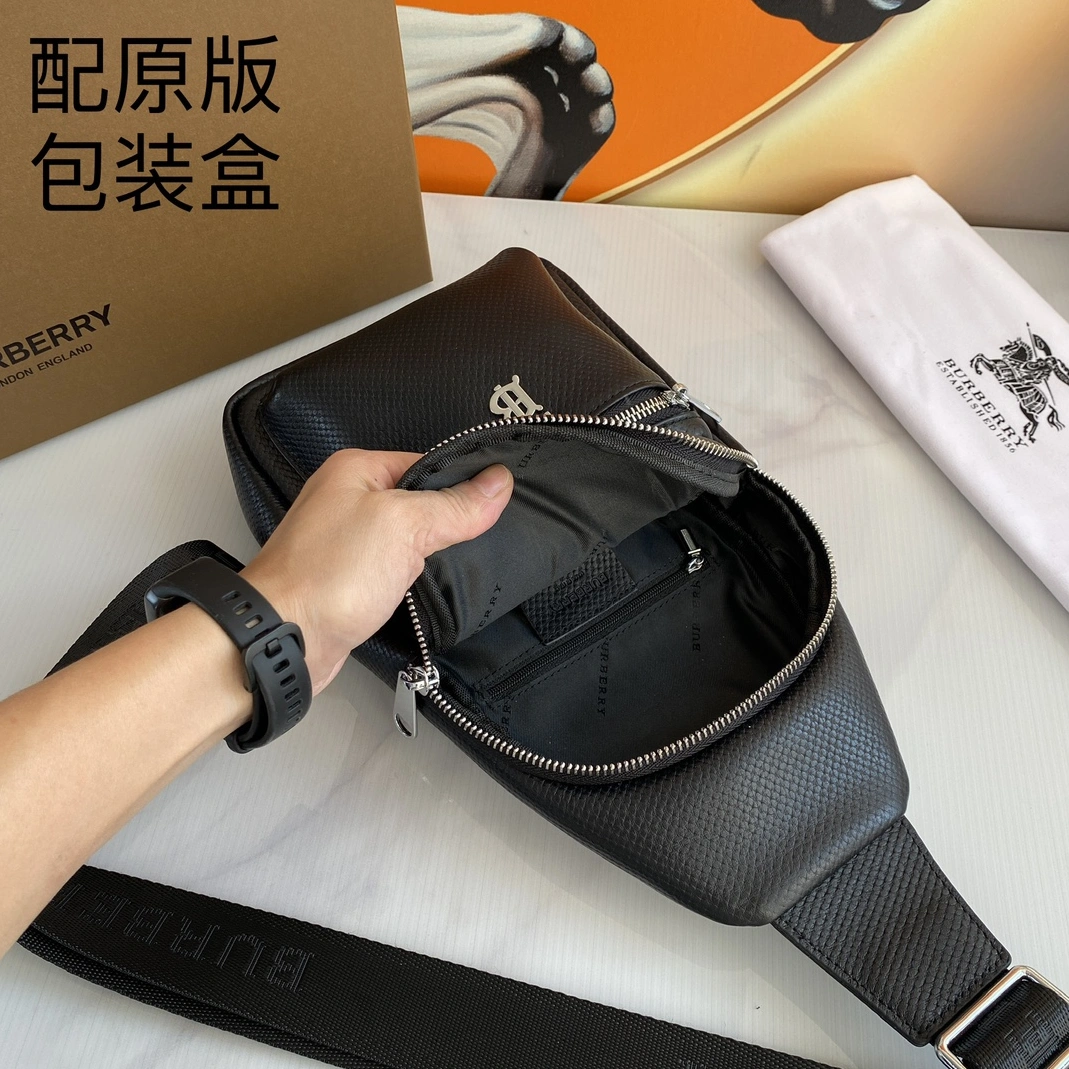 Flexible 1591 Burberry AAA Man Messenger Bags