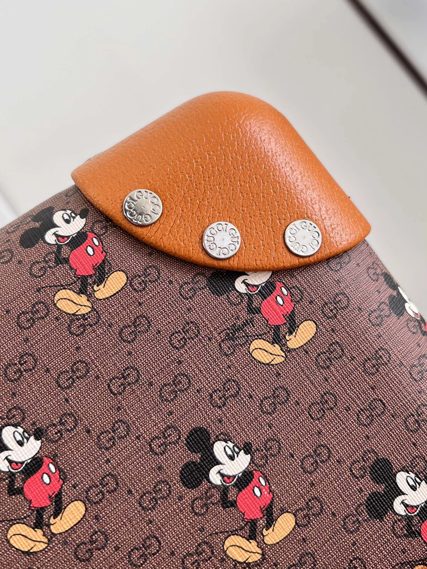 Flexible 1616 Gucci Luggage