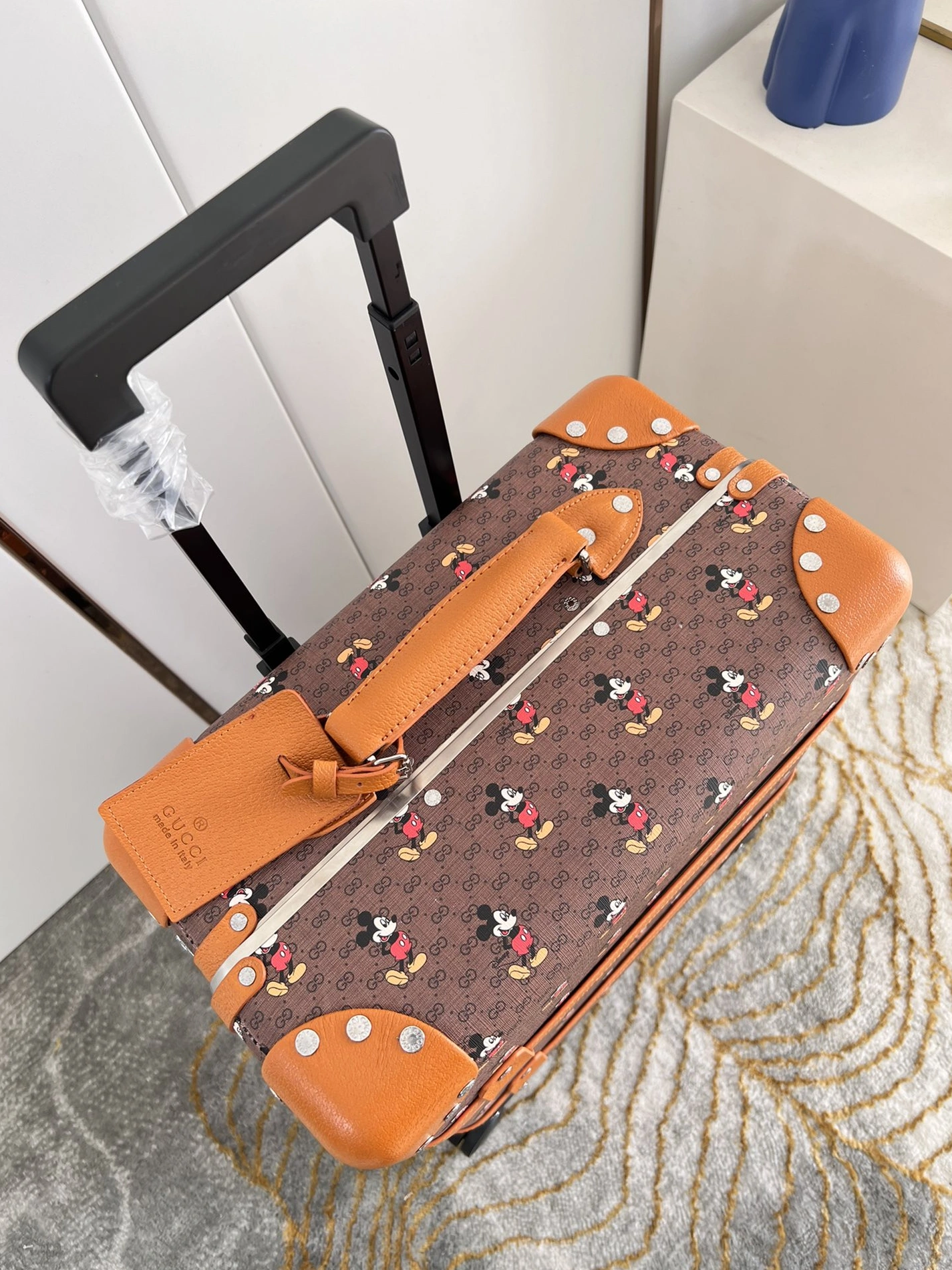 Flexible 1616 Gucci Luggage