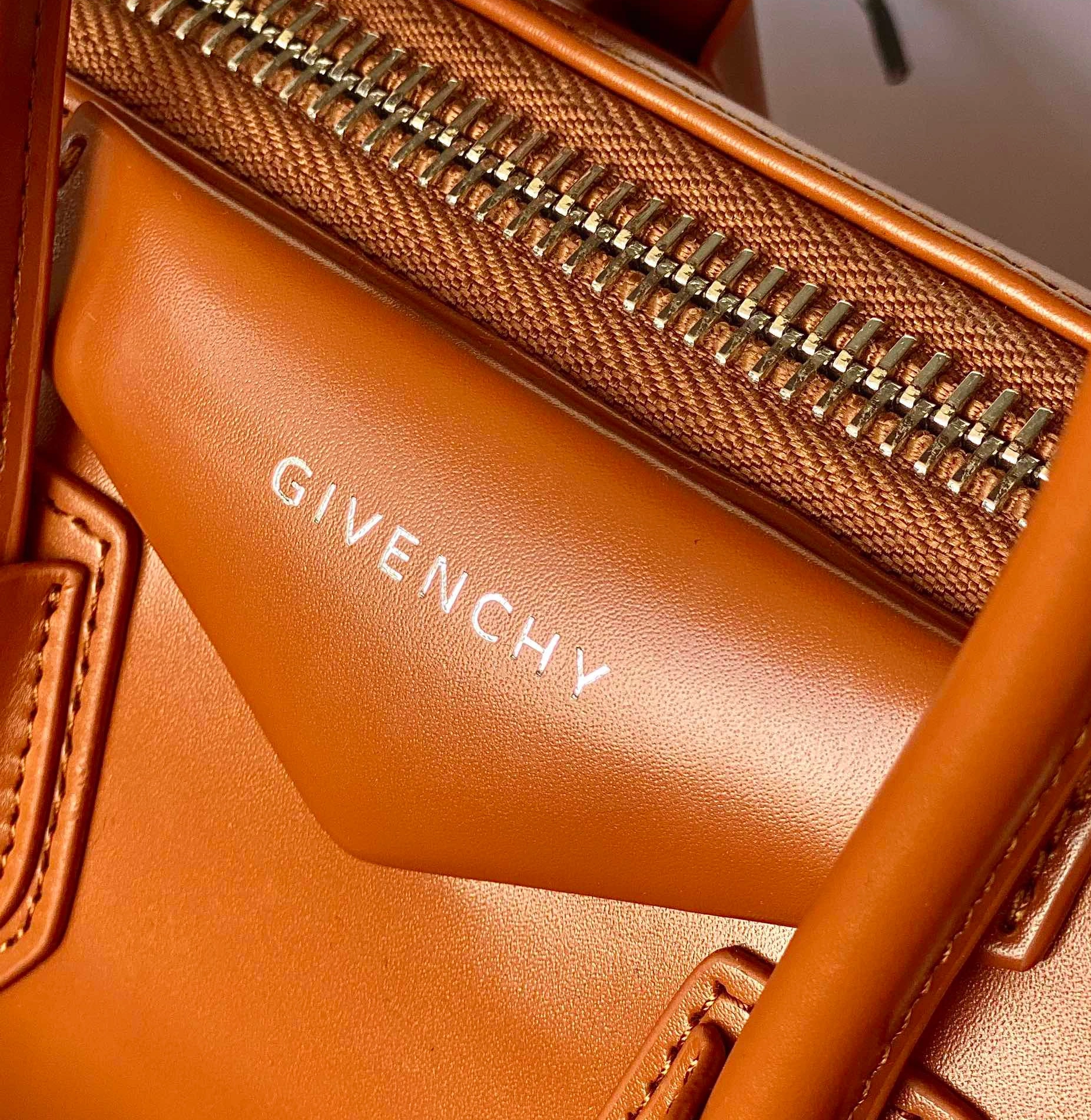 Flexible 1663 Givenchy AAA Quality Handbags For Women