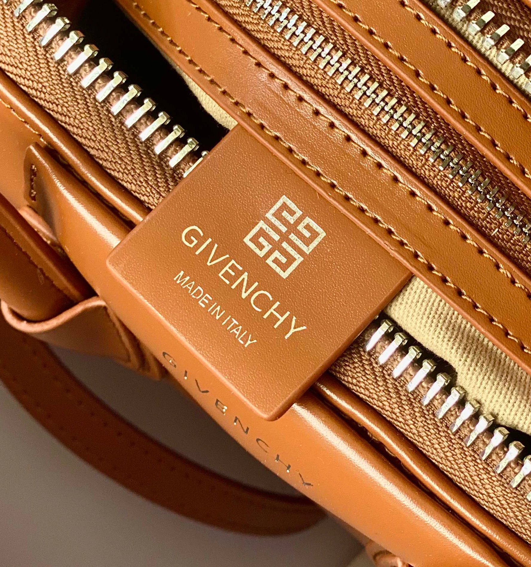Flexible 1663 Givenchy AAA Quality Handbags For Women