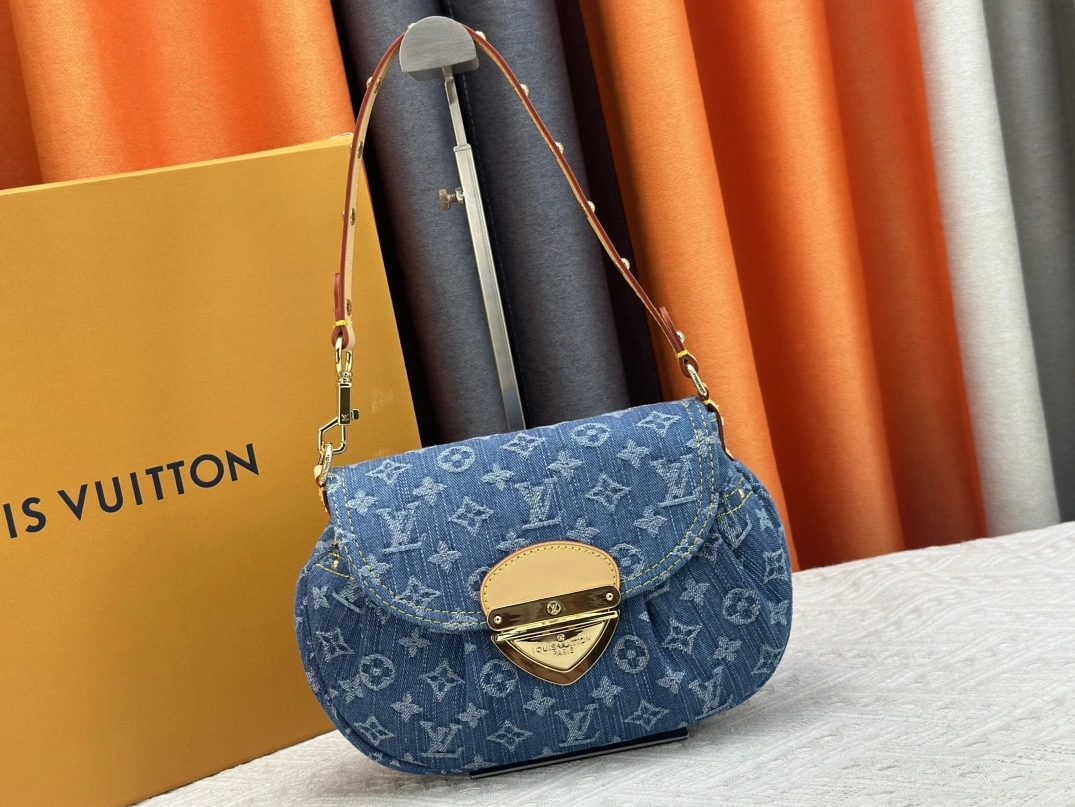 Flexible 1758 Louis Vuitton AAA Quality Shoulder Bags For Women