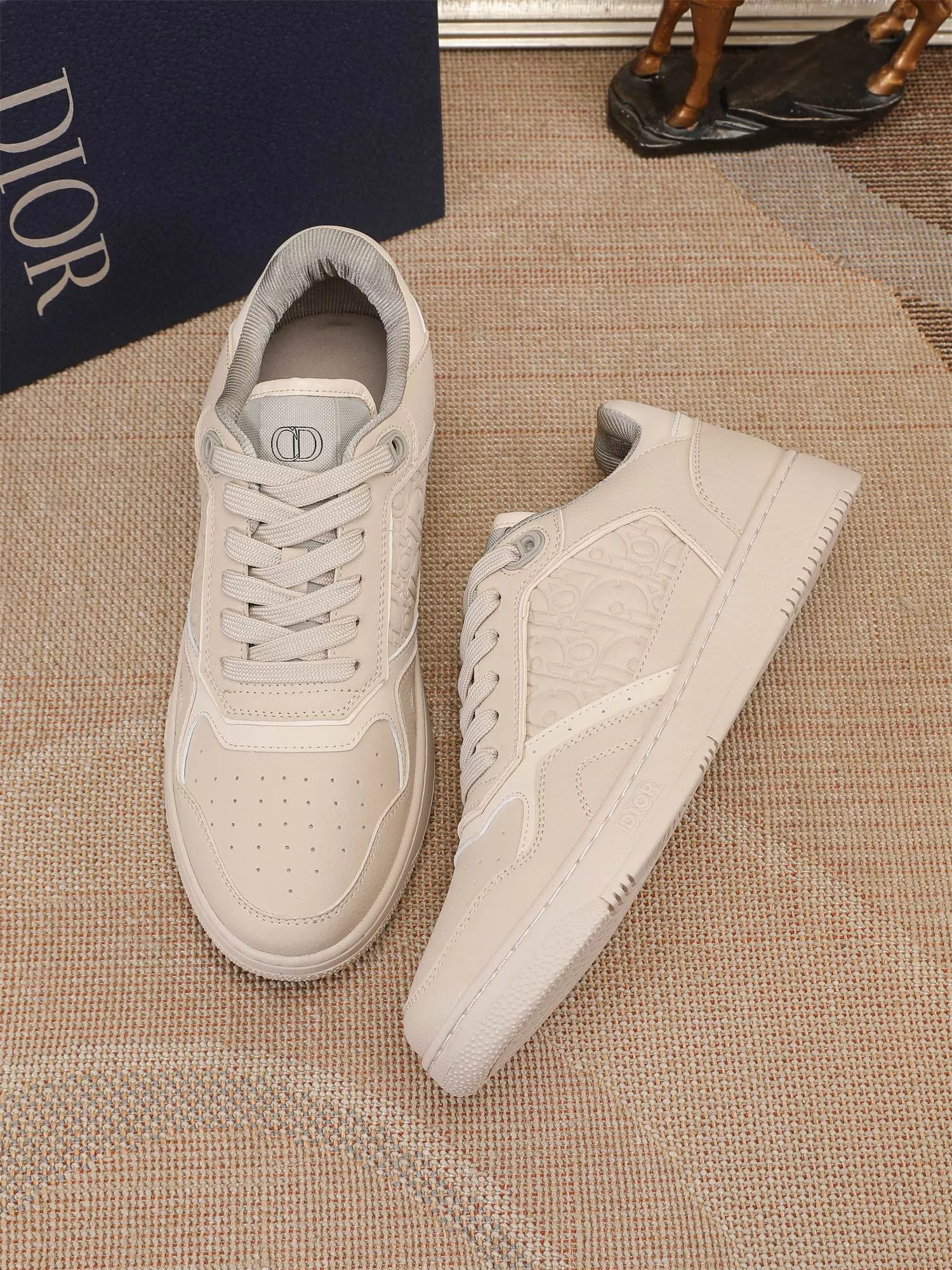 Flexible 1883 Christian Dior Casual Shoes For Men