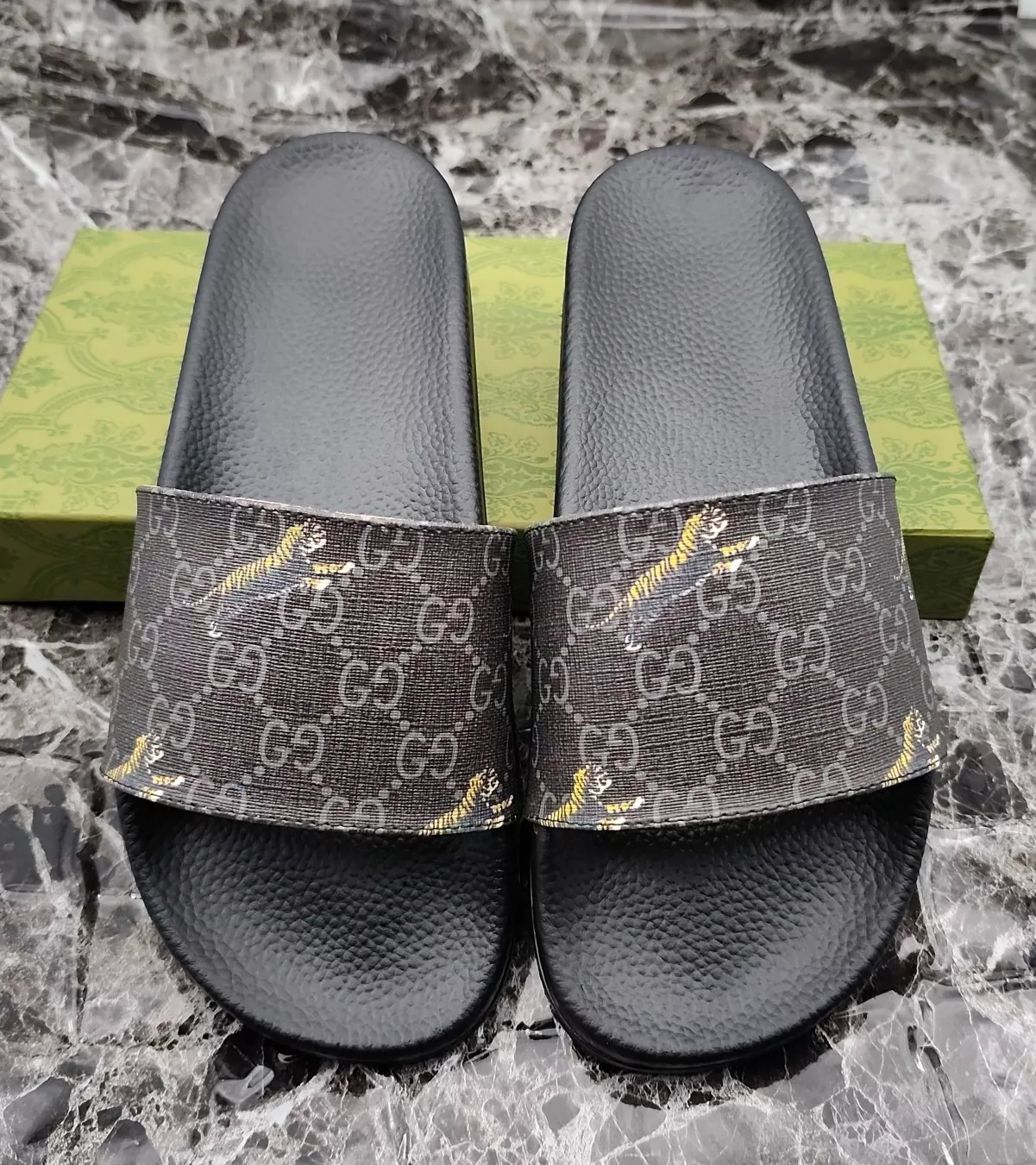Flexible 2087 Gucci Slippers For Men