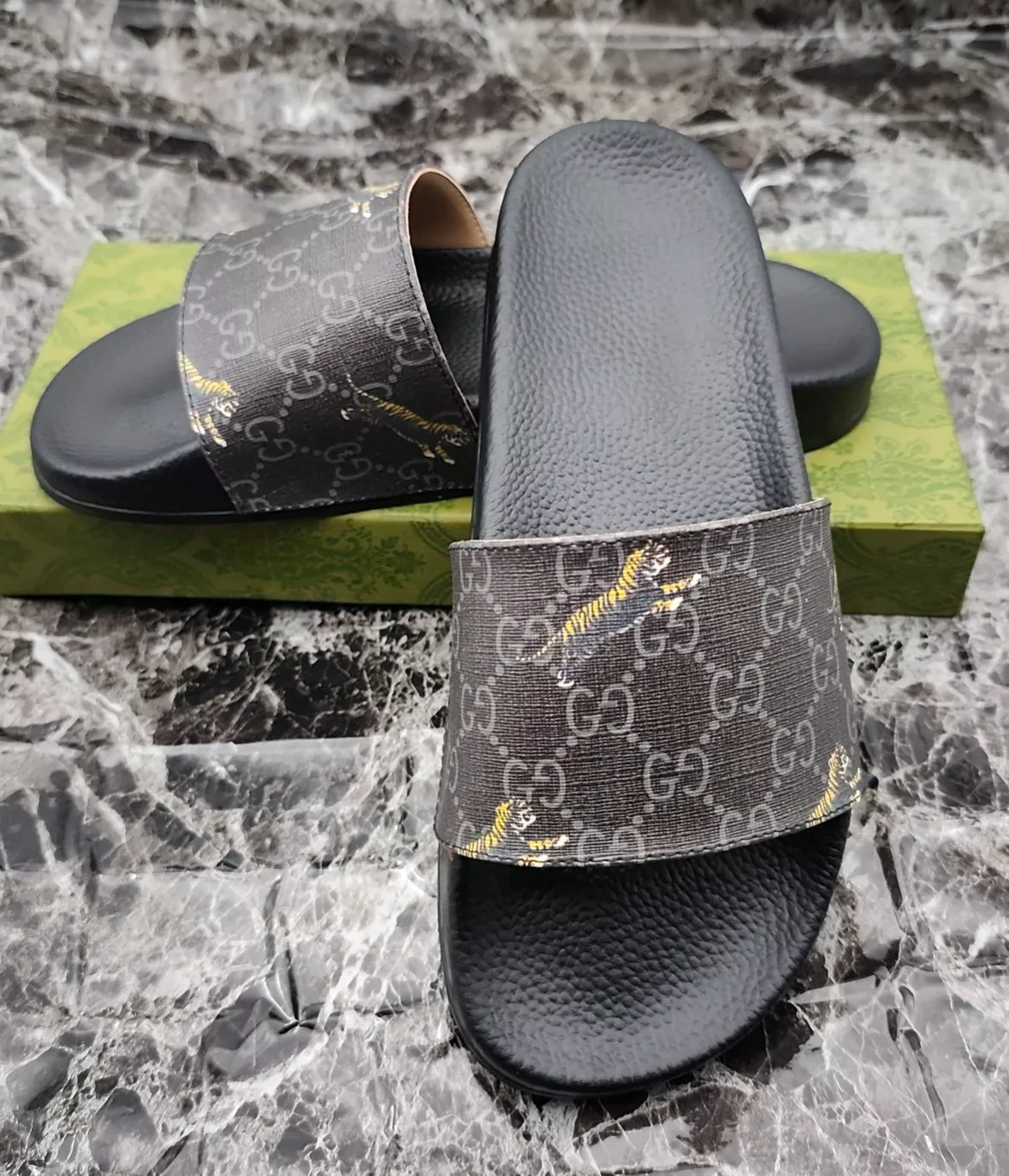 Flexible 2087 Gucci Slippers For Men