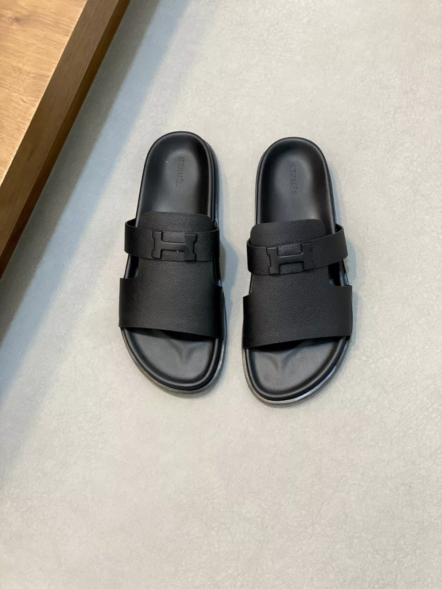 Flexible 2110 Hermes Slippers For Men
