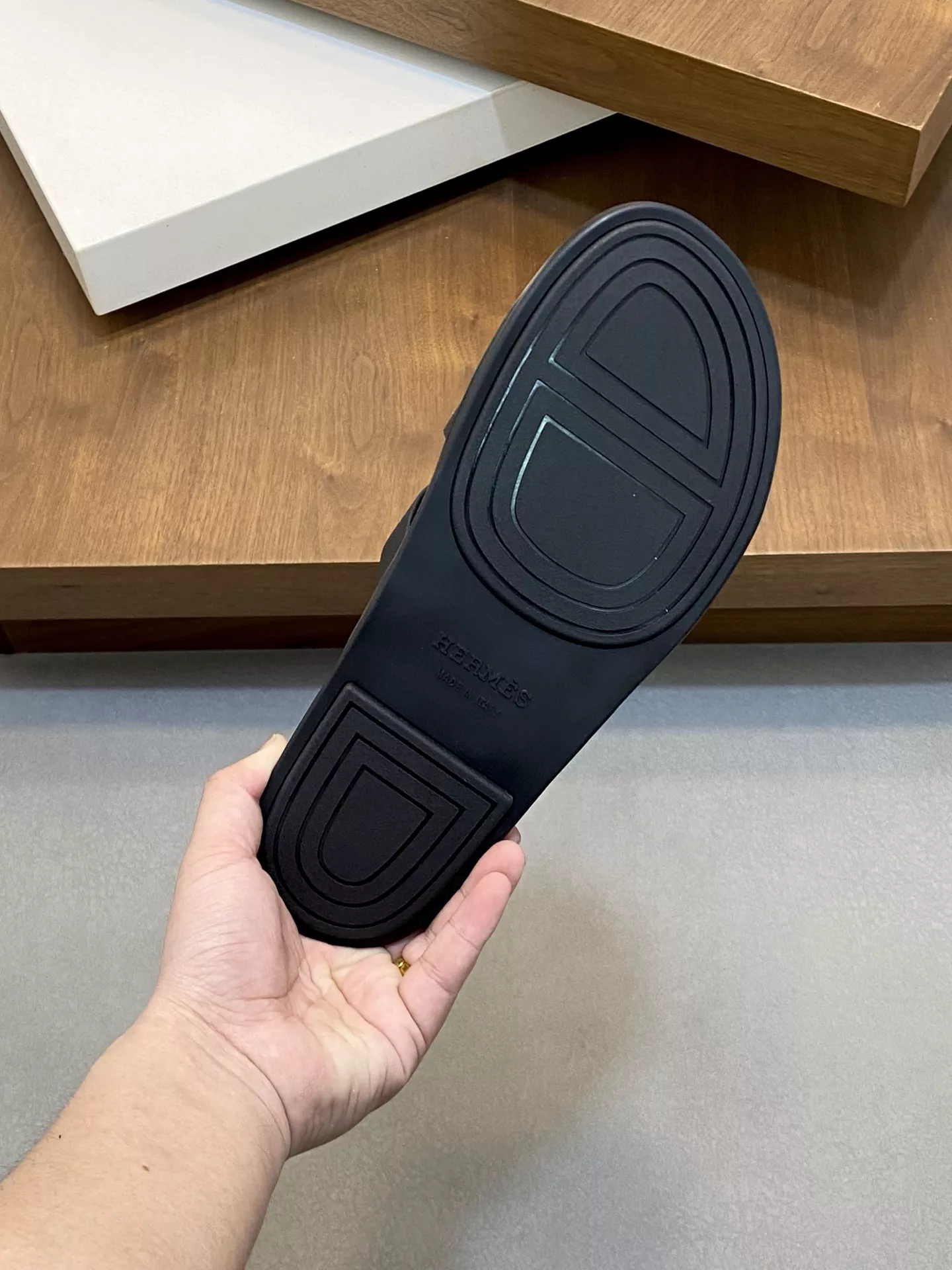 Flexible 2110 Hermes Slippers For Men