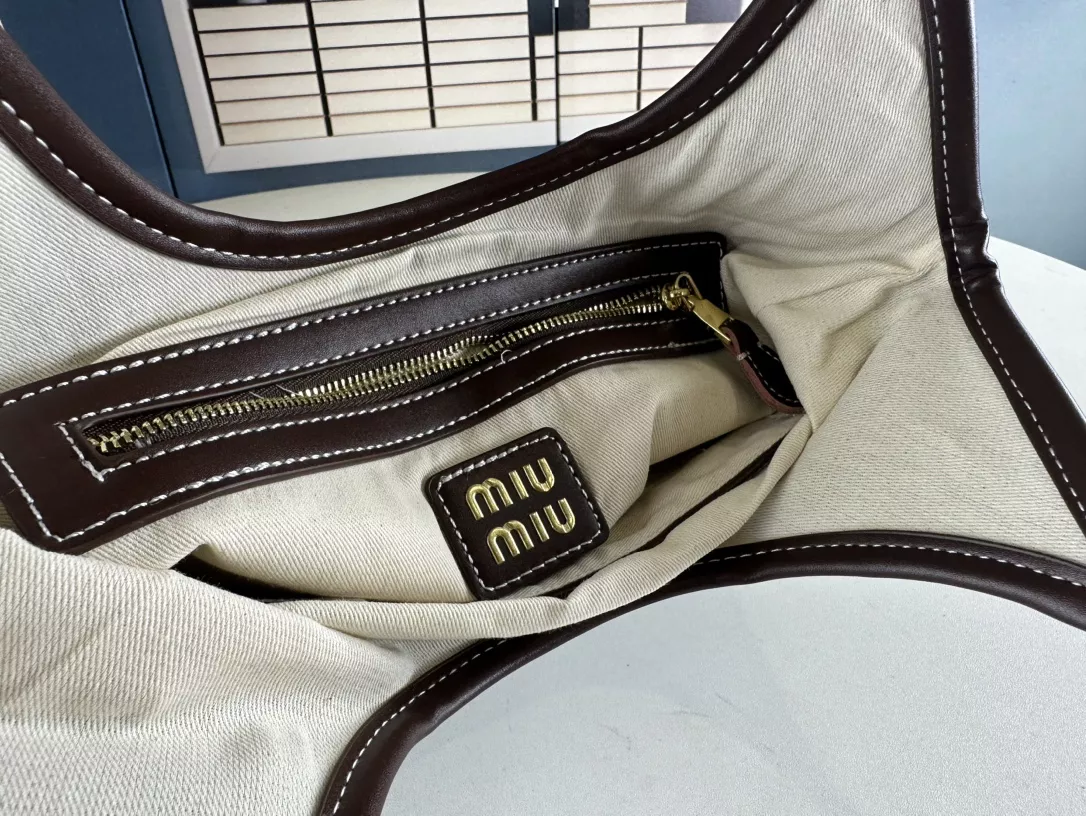 Flexible 2237 MIU MIU AAA Quality Shoulder Bags For Women