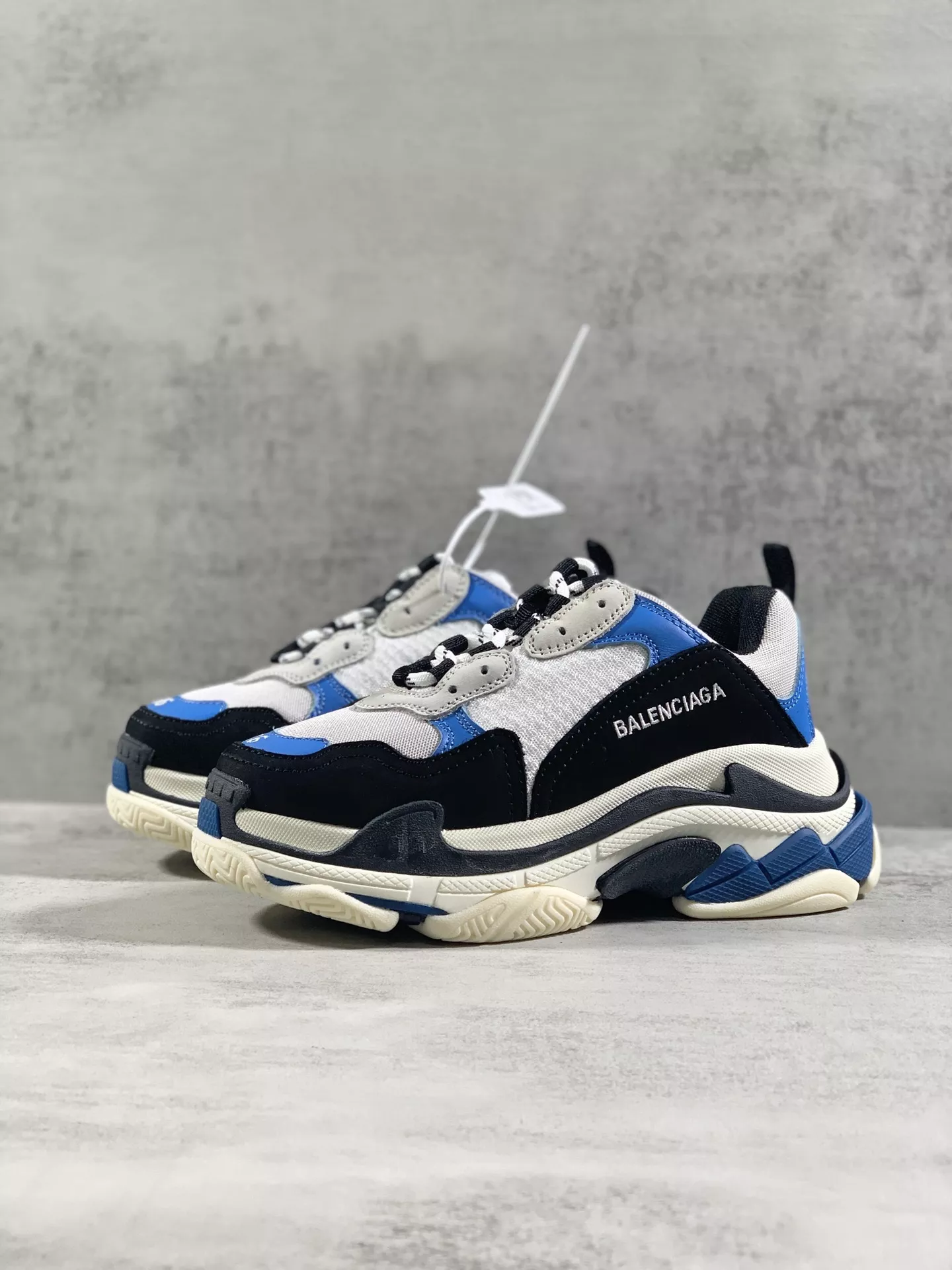 Flexible 2244 Balenciaga Casual Shoes For Women