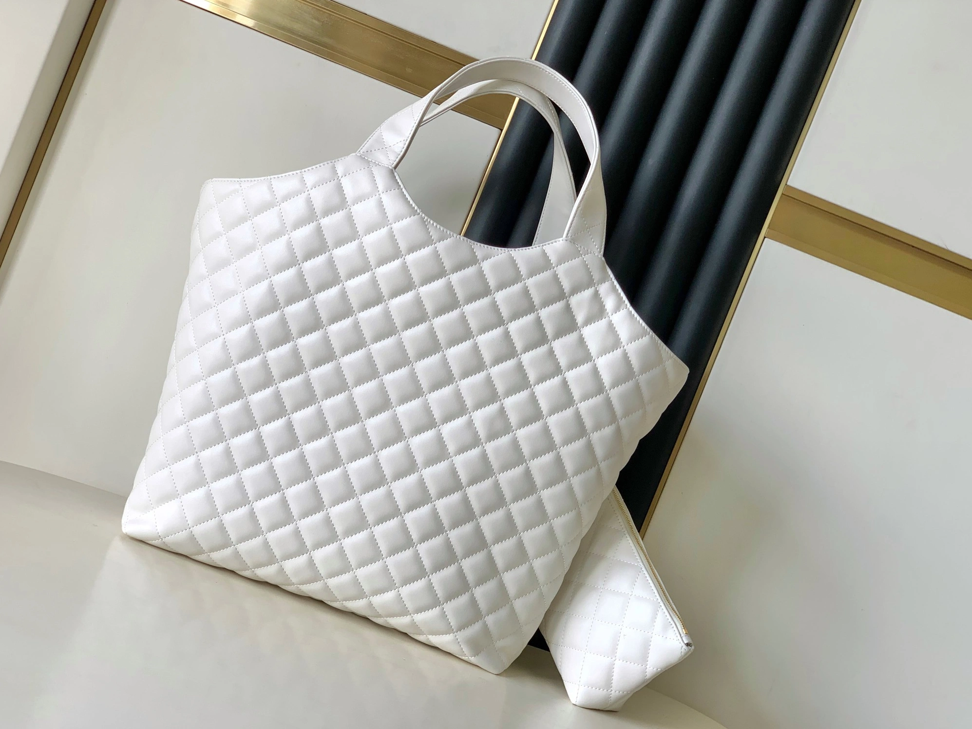 Flexible 2255 Yves Saint Laurent AAA Quality Handbags For Women