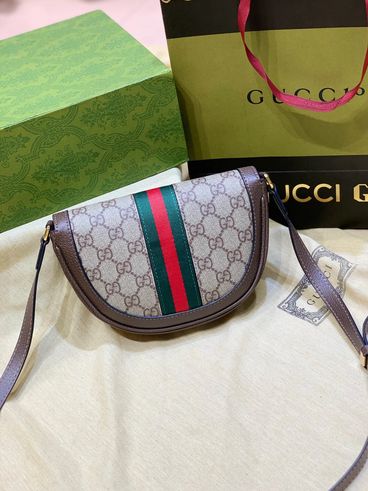Flexible 2310 Gucci AAA Quality Messenger Bags For Women