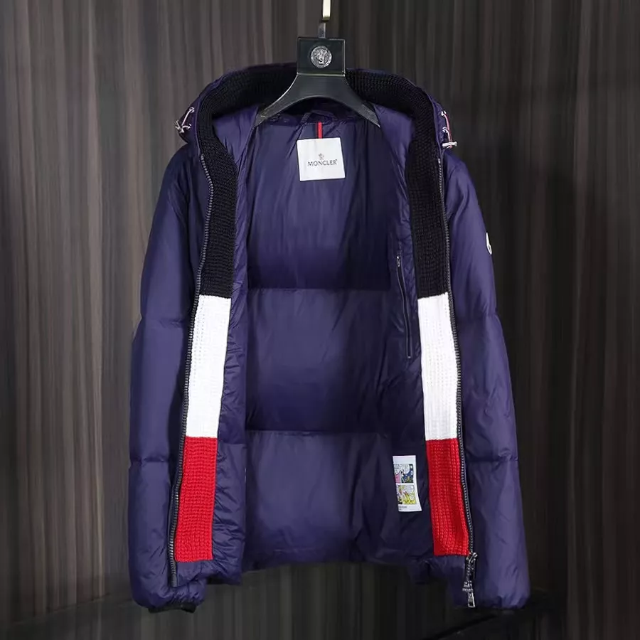Flexible 2363 Moncler Down Feather Coat Long Sleeved For Men