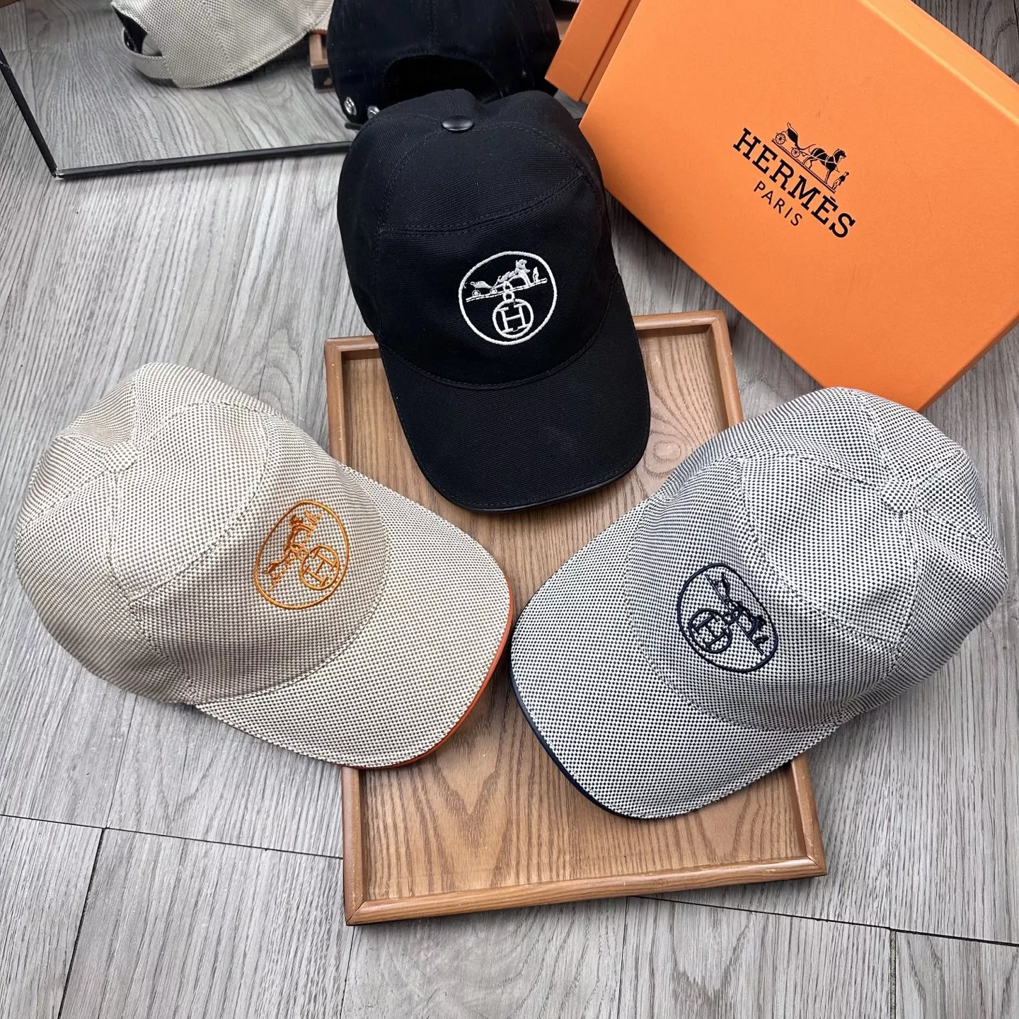 Flexible 2412 Hermes Caps