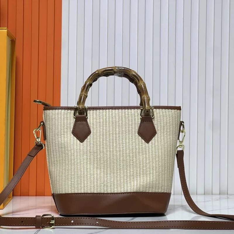 Flexible 2497 Louis Vuitton AAA Quality Handbags For Women