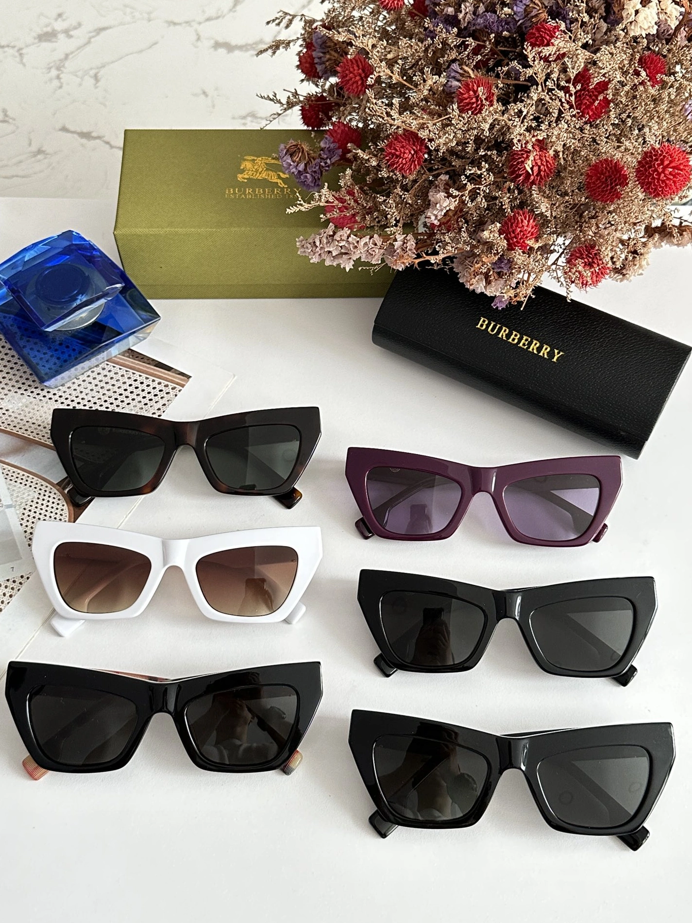 Flexible 257 Burberry AAA Quality Sunglasses