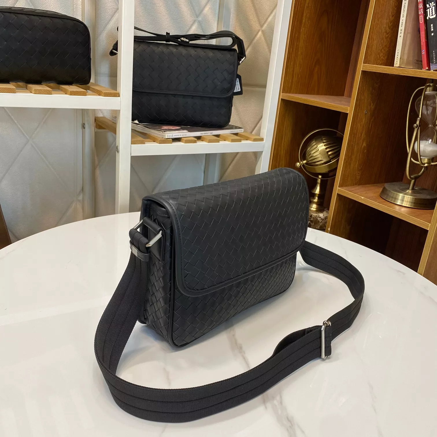 Flexible 2880 Bottega Veneta AAA Man Messenger Bags