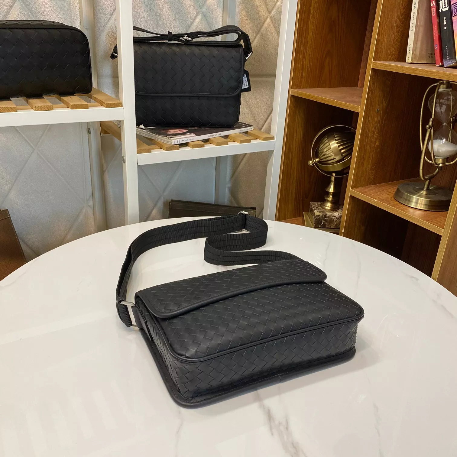 Flexible 2880 Bottega Veneta AAA Man Messenger Bags