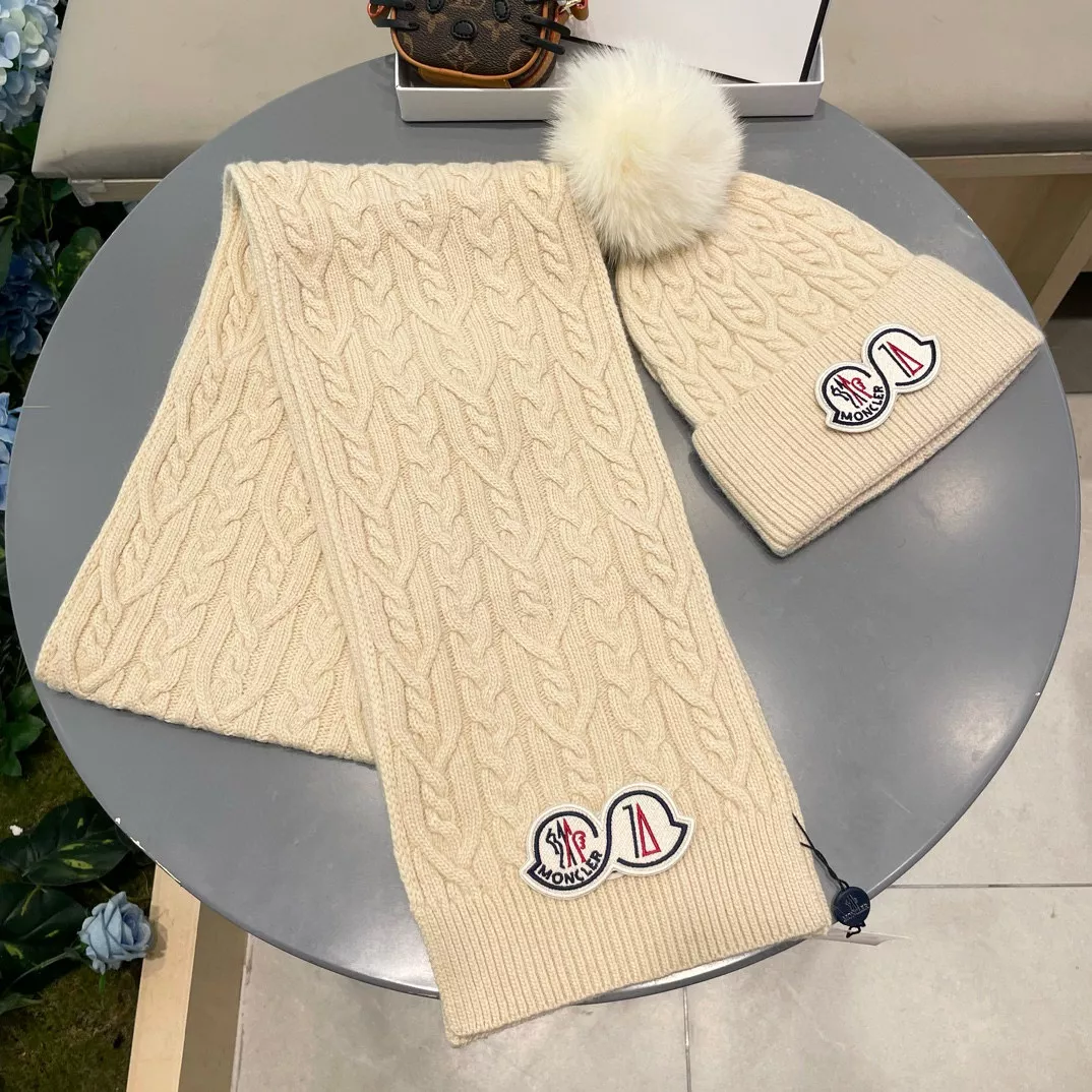 Flexible 3009 Moncler Hat and Scarf Set