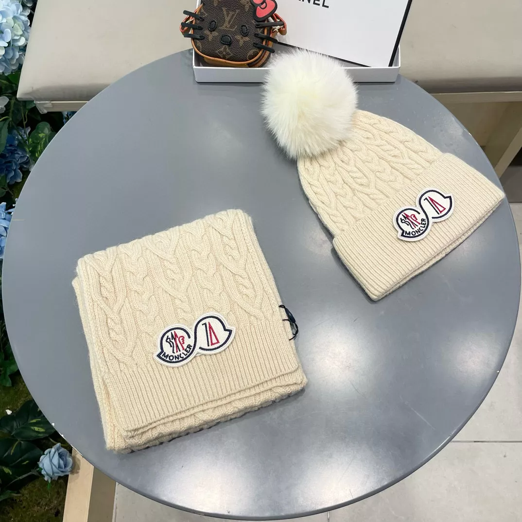 Flexible 3009 Moncler Hat and Scarf Set