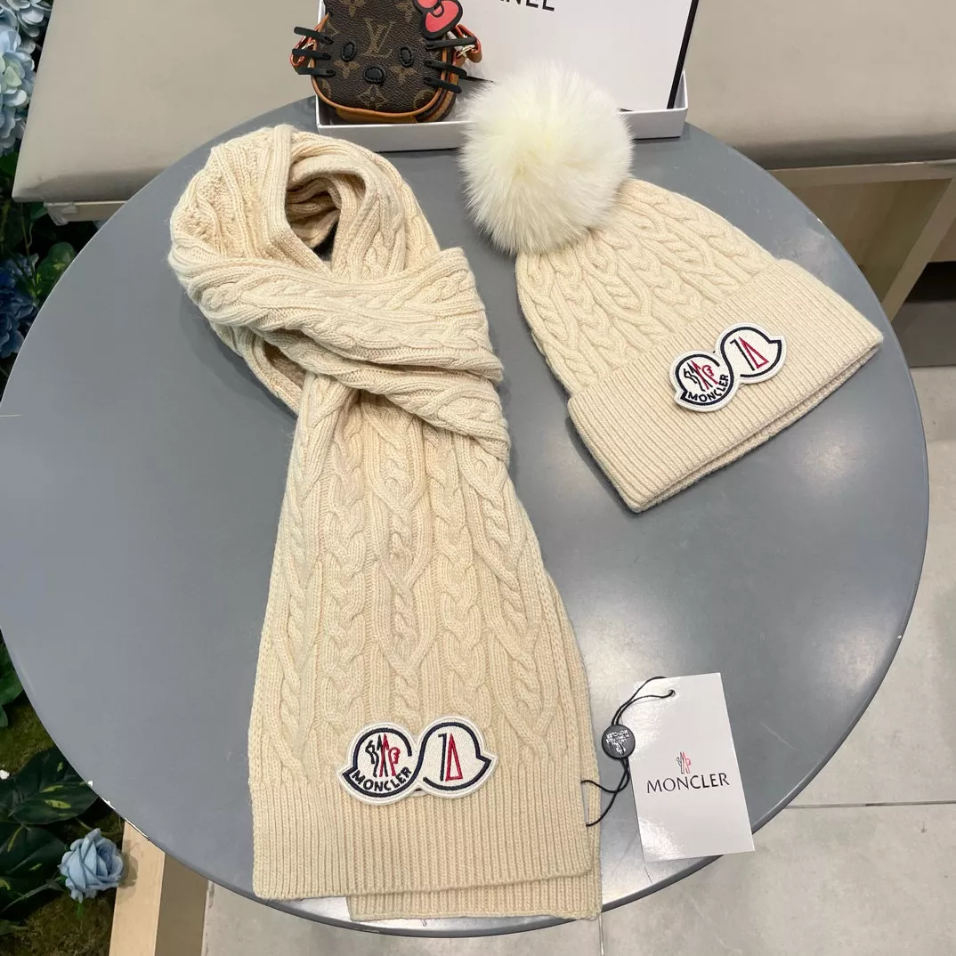 Flexible 3009 Moncler Hat and Scarf Set