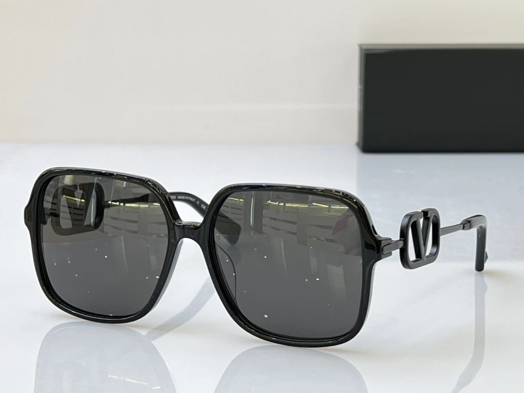 Flexible 3123 Valentino AAA Quality Sunglasses