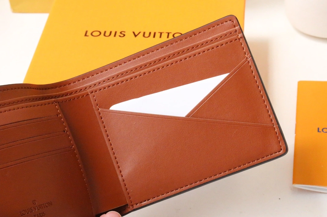 Flexible 3162 Louis Vuitton AAA Man Wallets