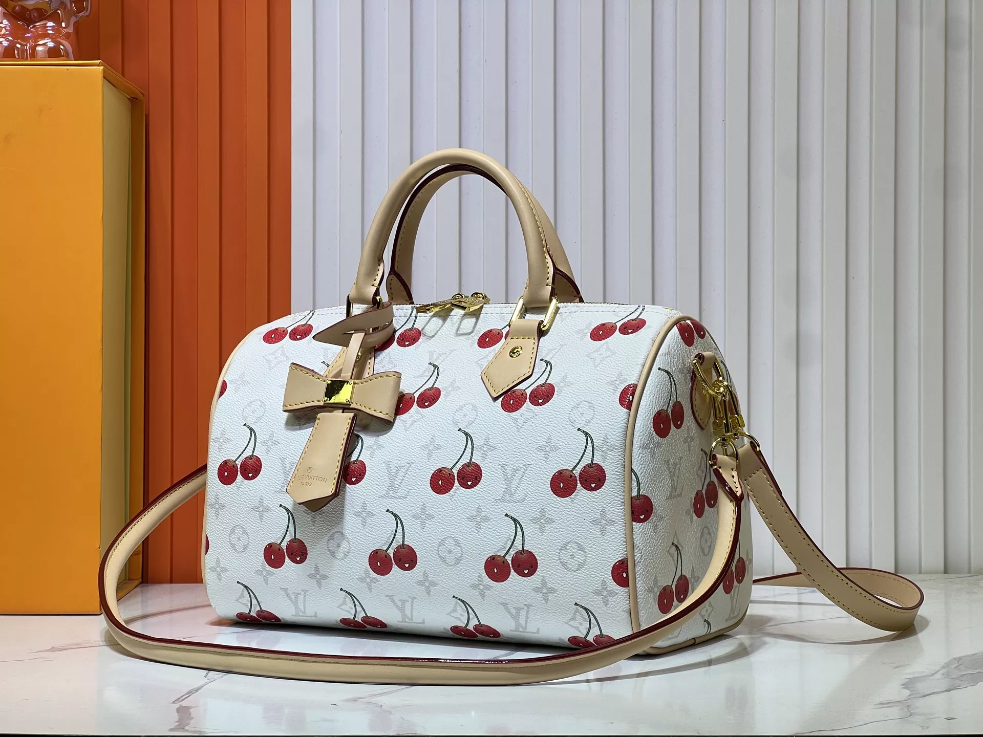 Flexible 3374 Louis Vuitton AAA Quality Handbags For Women