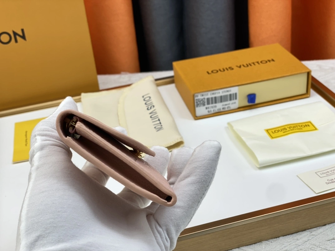 Flexible 3378 Louis Vuitton LV Wallets For Women