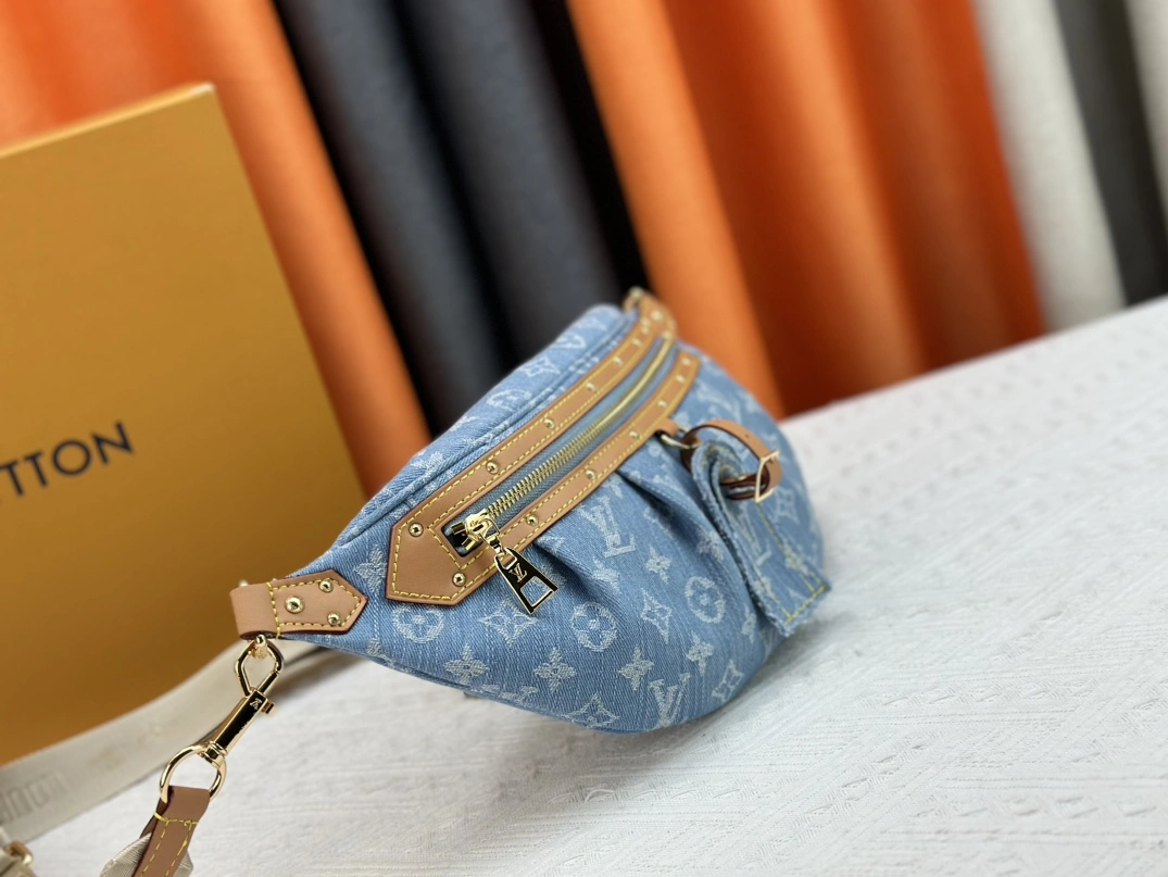 Flexible 3430 Louis Vuitton LV AAA Quality Belt Bags For Women