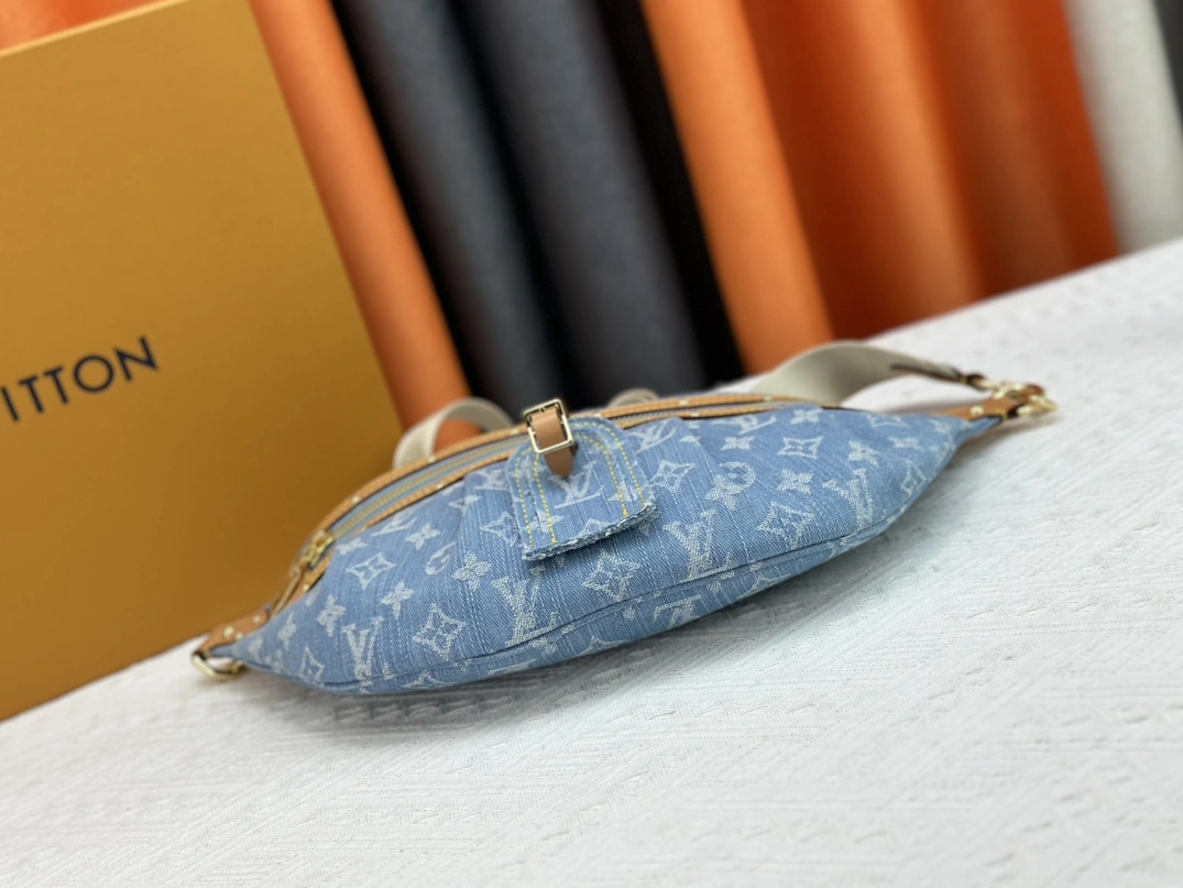 Flexible 3430 Louis Vuitton LV AAA Quality Belt Bags For Women